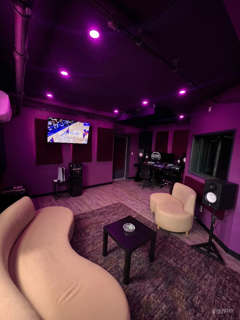  Studio A 