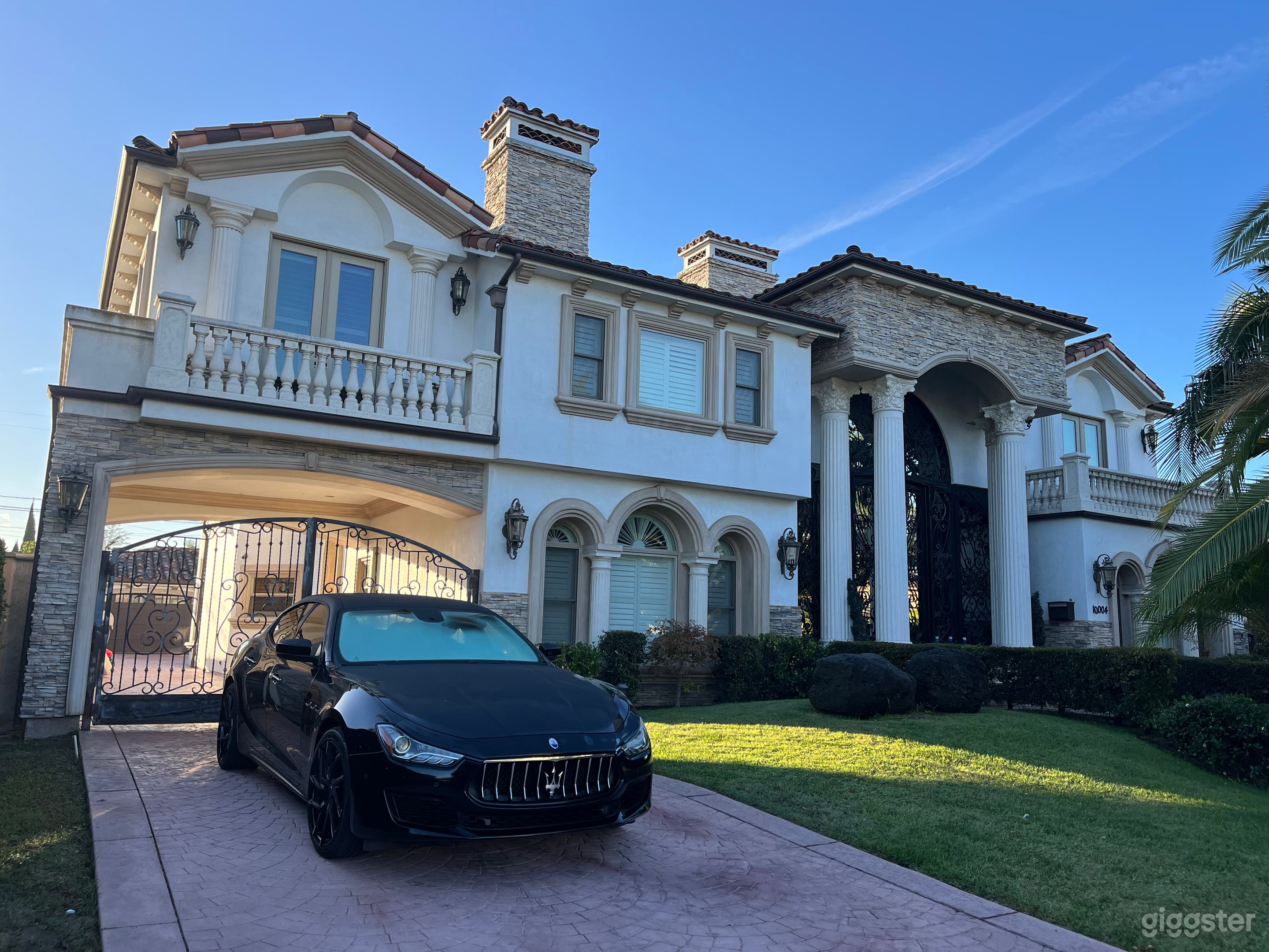 Venetian Mansion  Photo 1