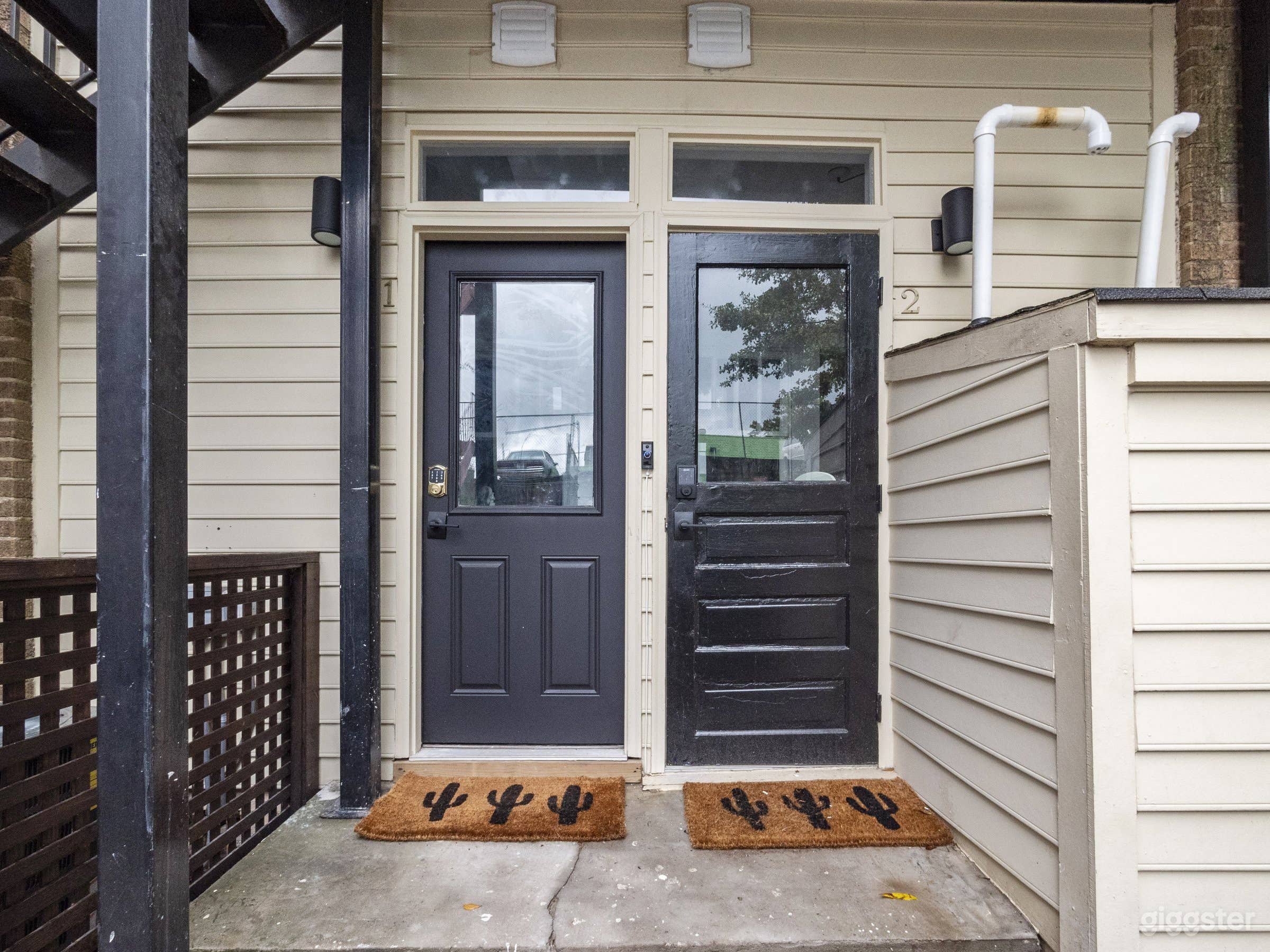 Field of Green| Stocked Furnished Rental Apartment Photo 4