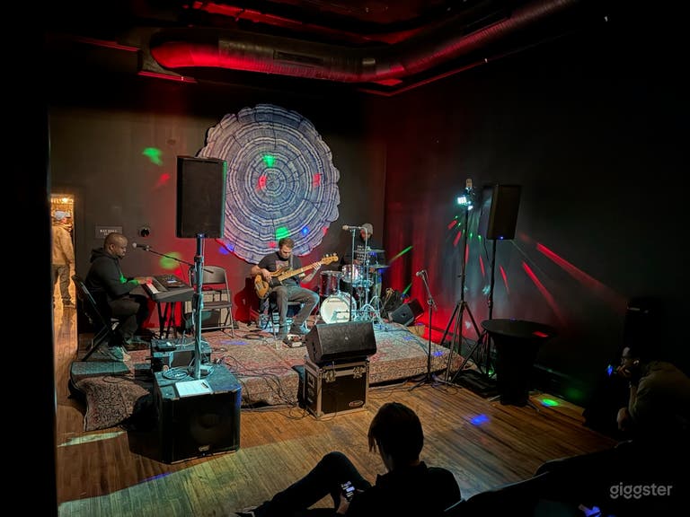  Artistic Gallery House Wedding Venue 