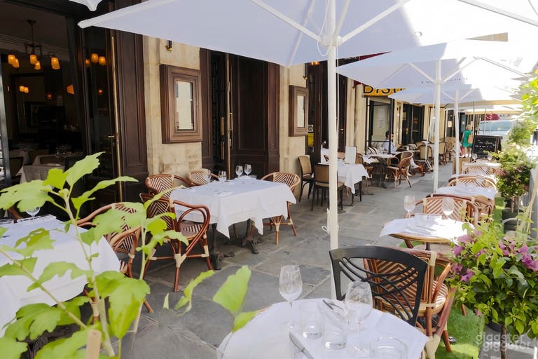  Schickes Restaurant mit Art Déco der 1930er Jahre in Paris 