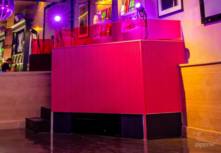 Disco-themed Club with Bar 