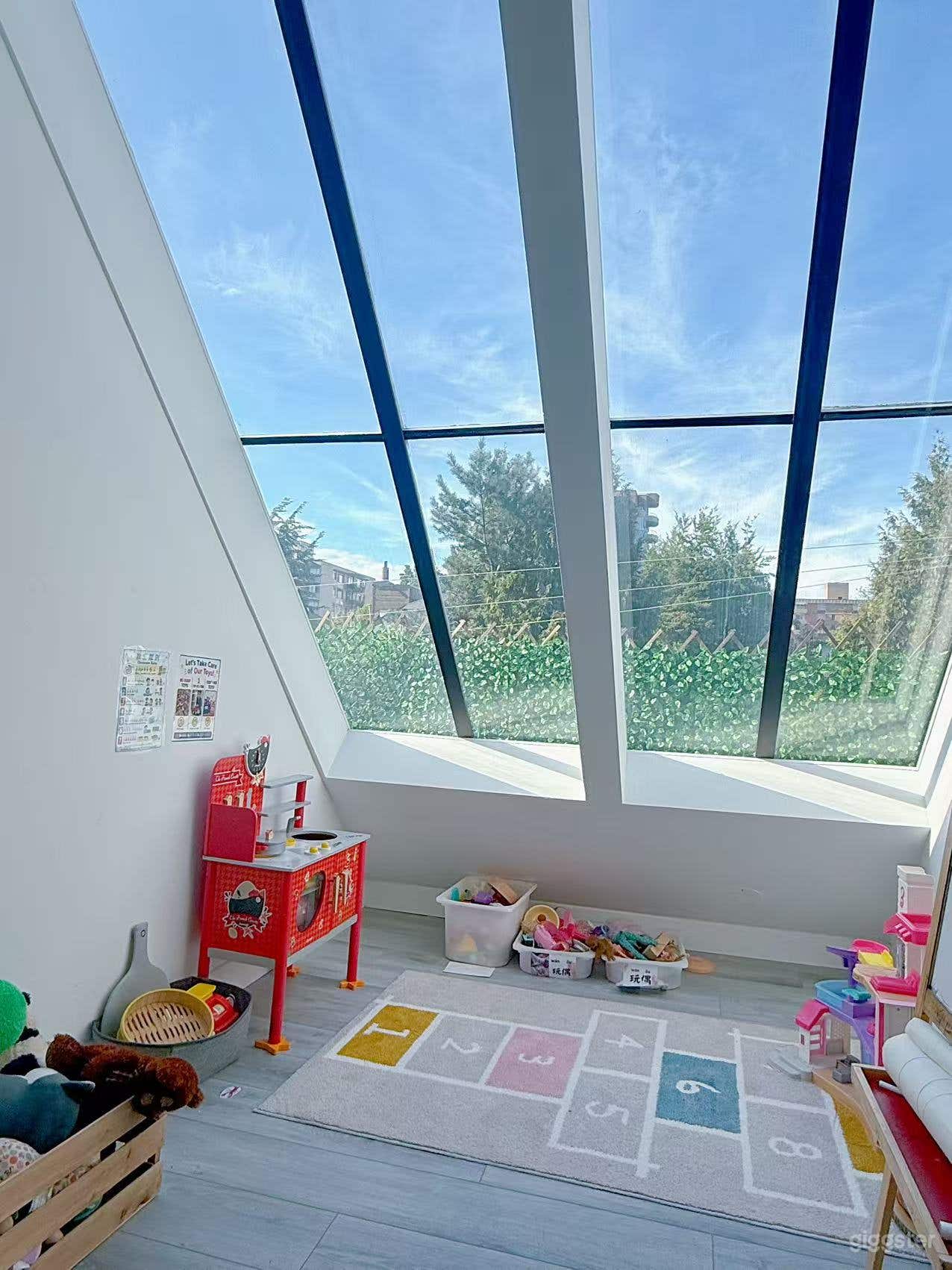 Kids Friendly Space Photo 3