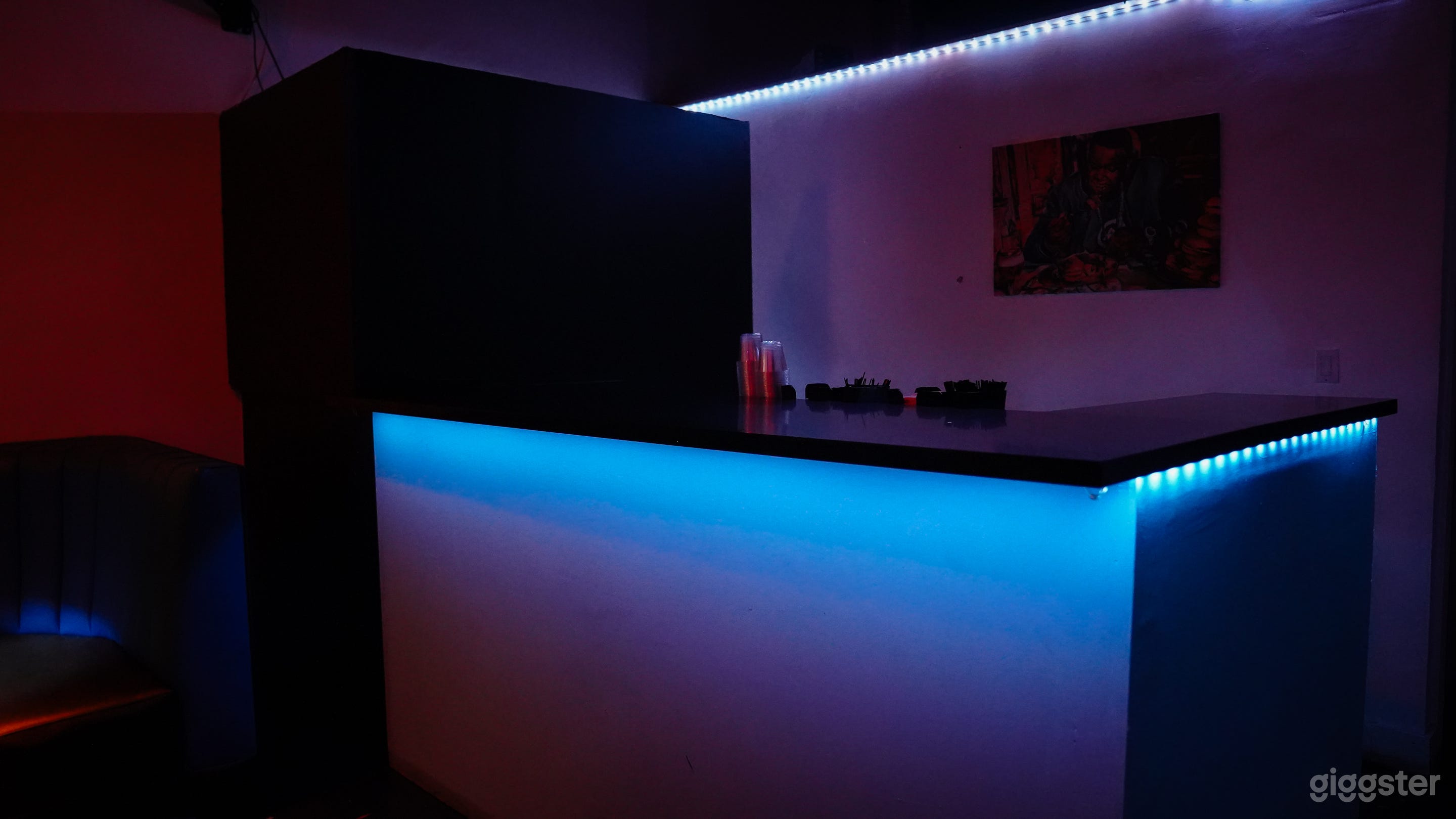 Upscale Lounge w/ Booth, Lighting & AV System Photo 3