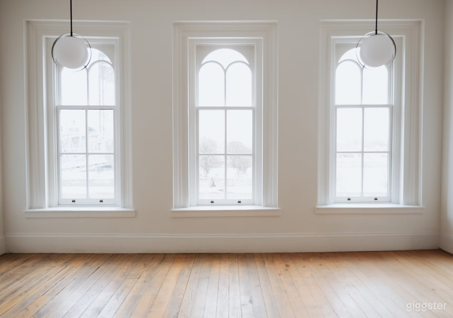 Versatile Downtown Studio with Natural Light Photo 1