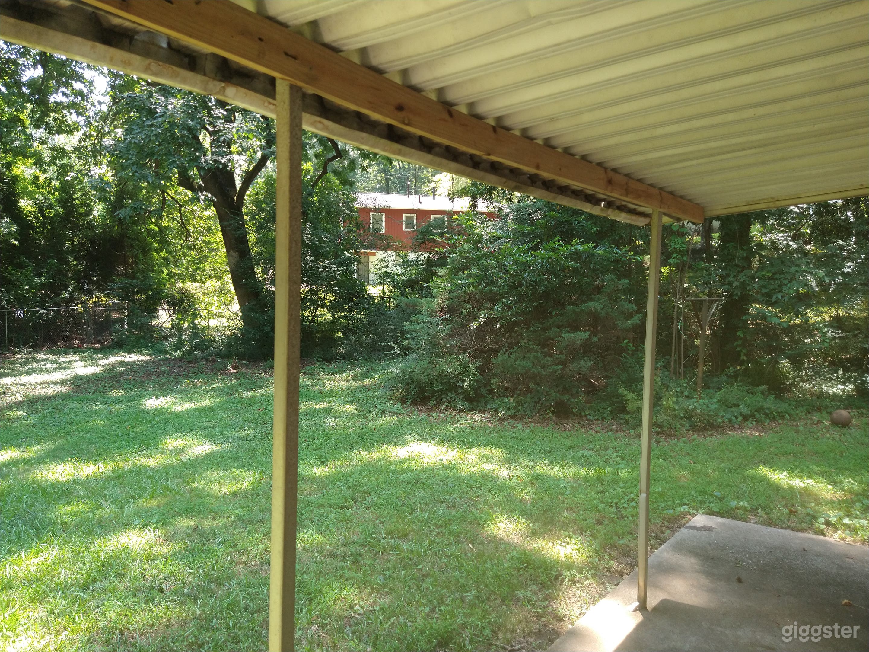 Large Yard, Newly Renovated Home! Photo 4