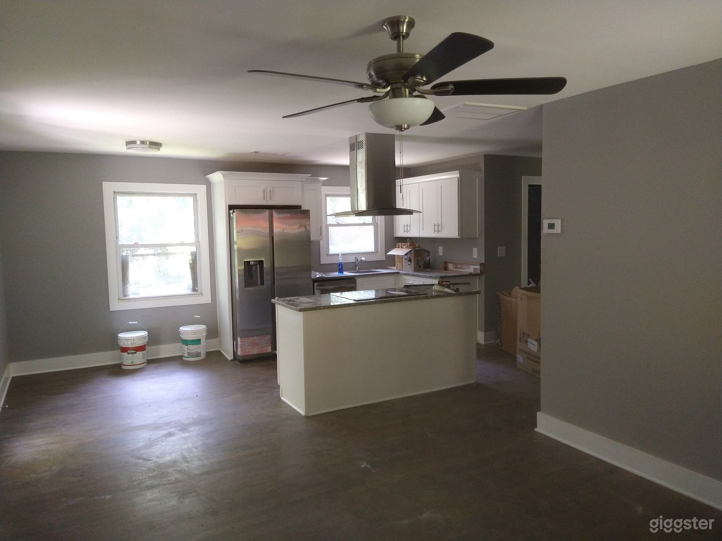 Large Yard, Newly Renovated Home! Photo 1