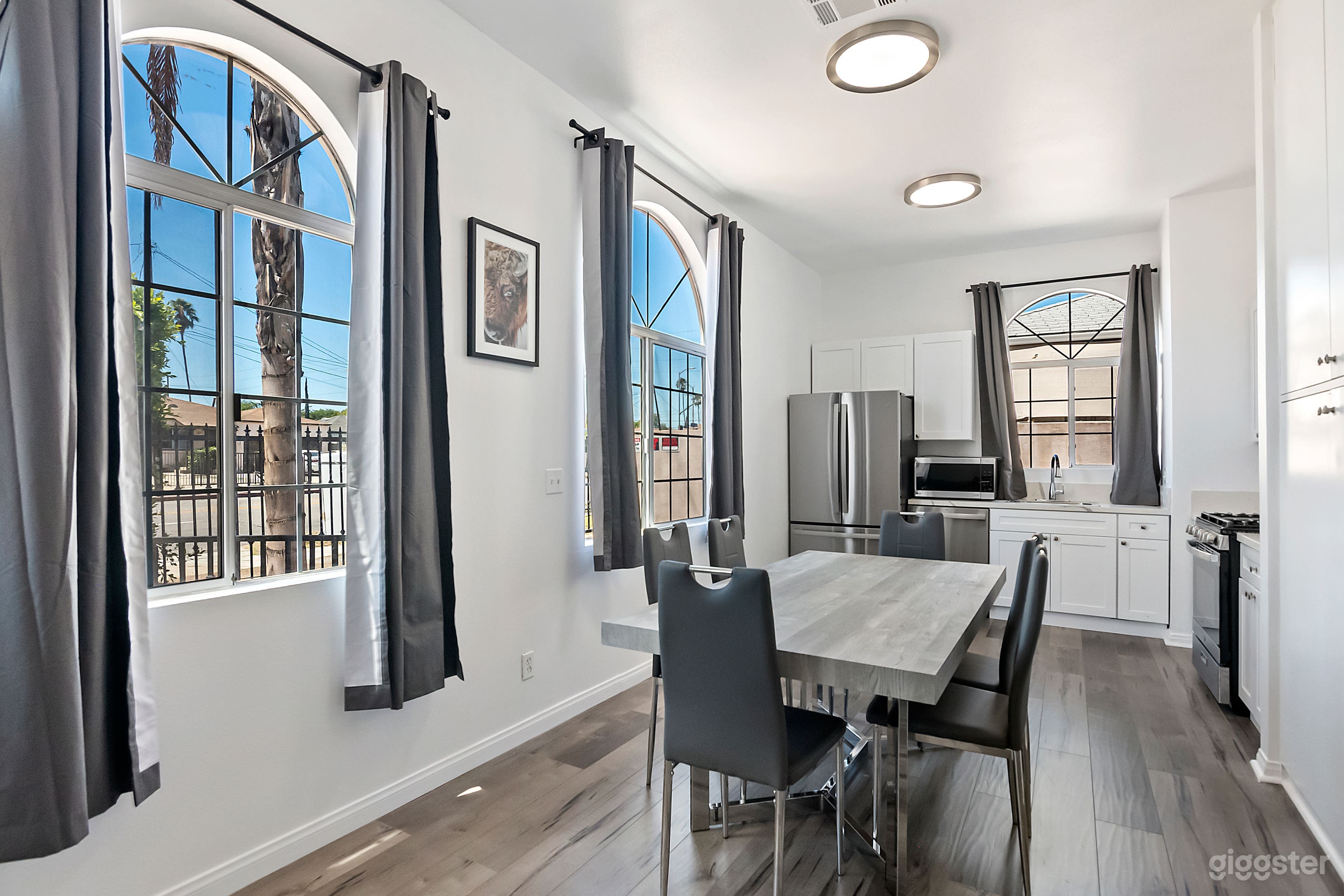 Huge (3) luxury homes close to Universal/Hollywood Photo 1