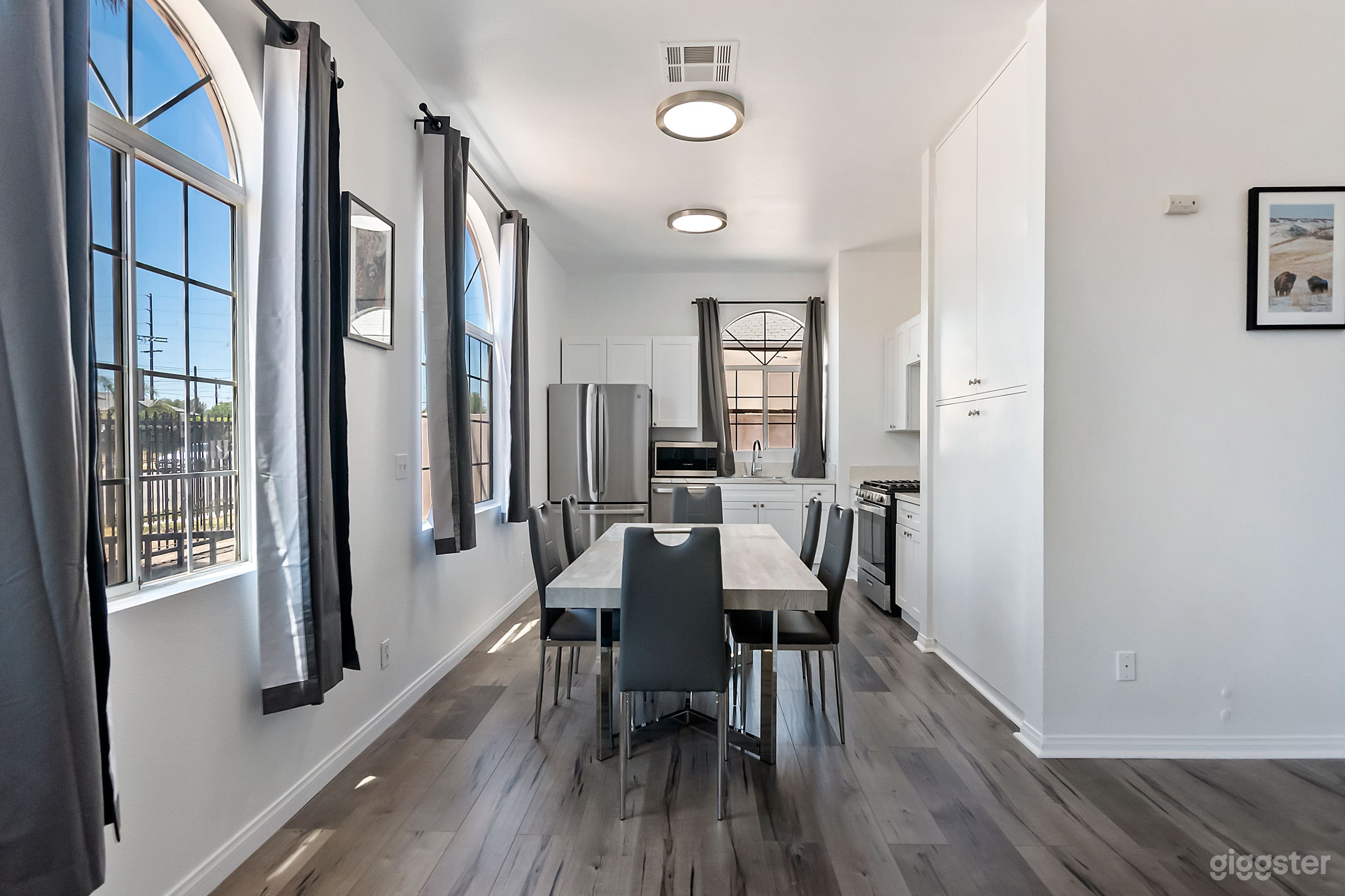 Huge (3) luxury homes close to Universal/Hollywood Photo 2