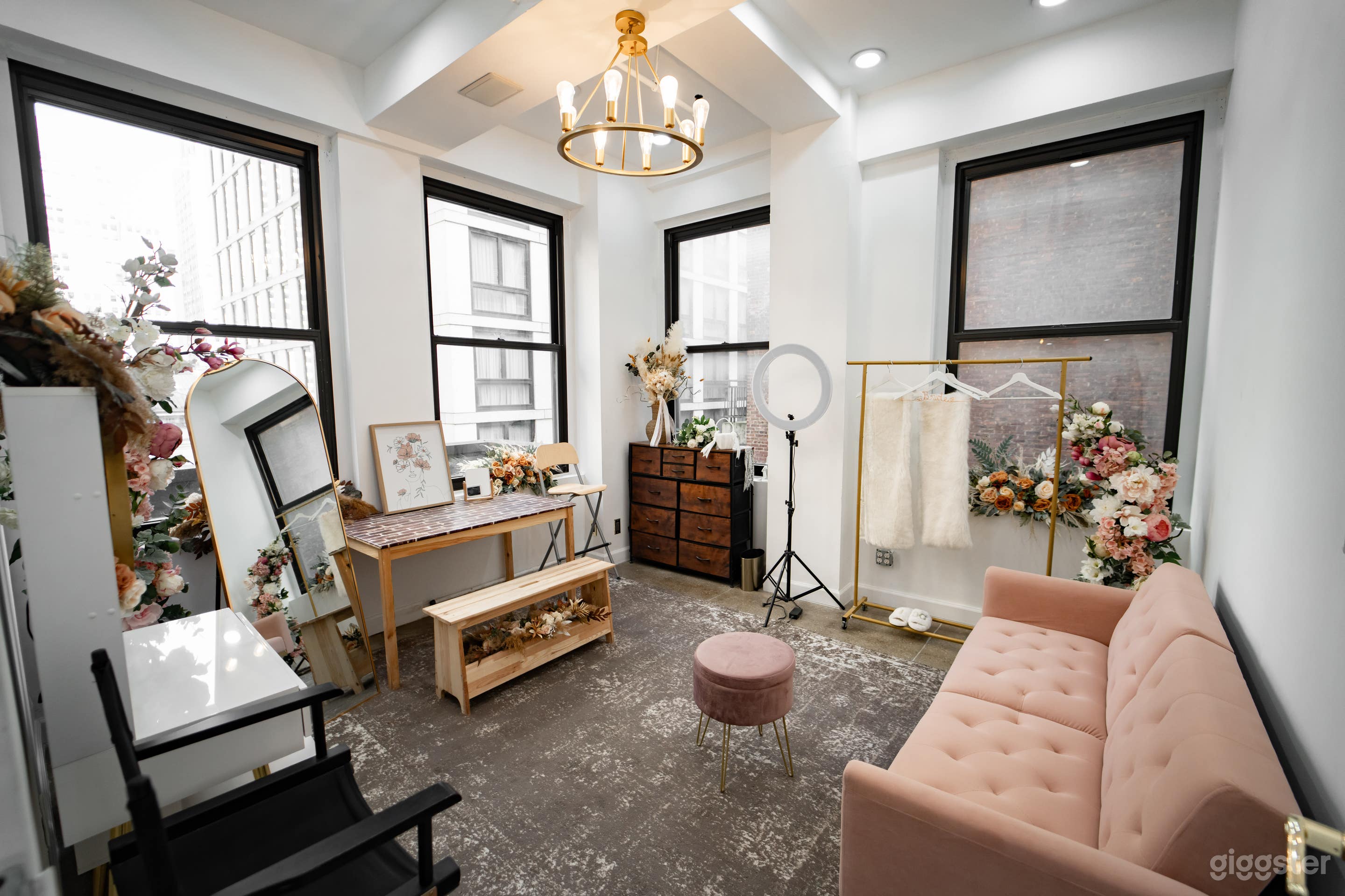 Dressing suite provides full comfort featuring clothing rack, sofa, vanity table, full length mirror, steamer and other little necessities. You can also see New York Public Library from the window