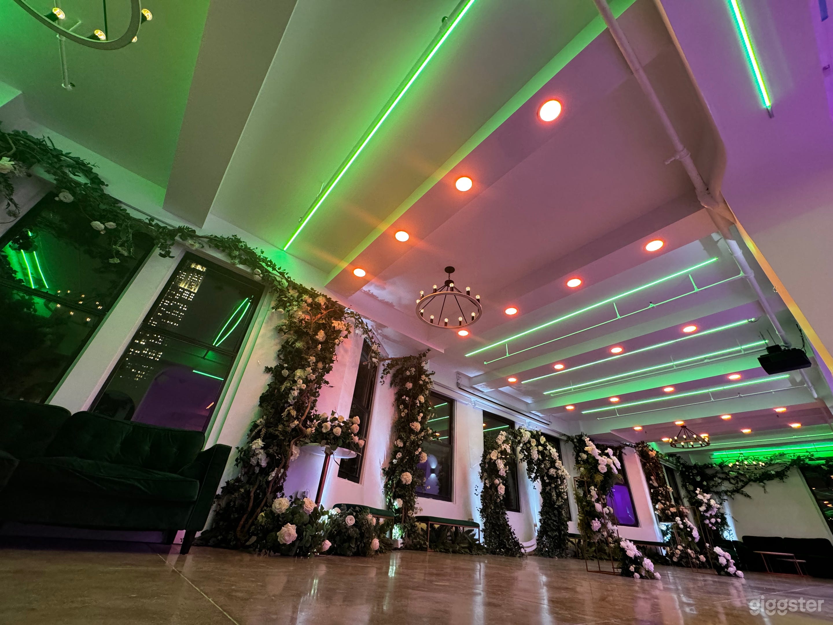 Modern Aesthetics Bright Loft at Bryant Park Photo 4