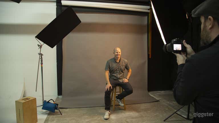  Paper backdrops available. 