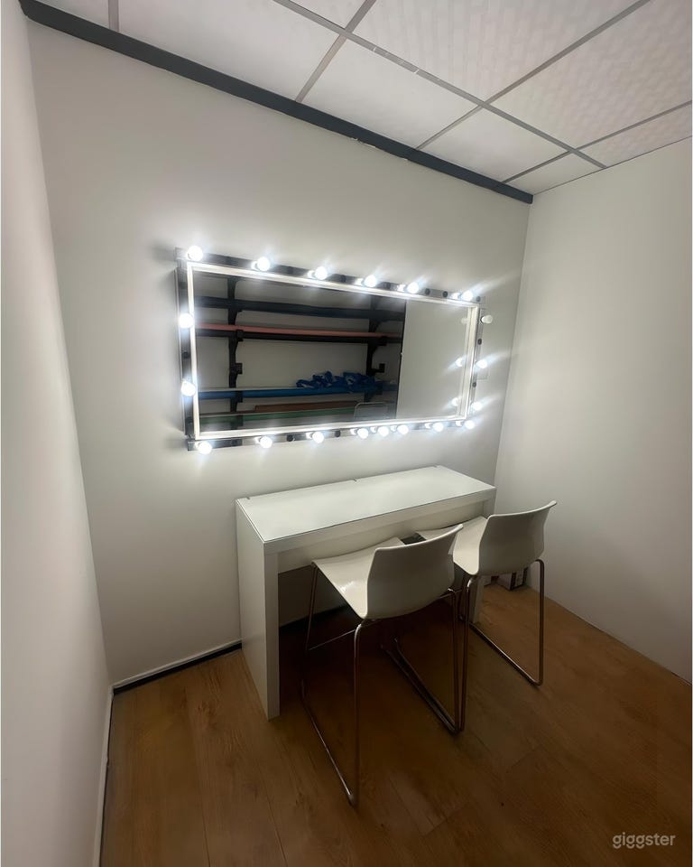  Creative space with multiple rooms 