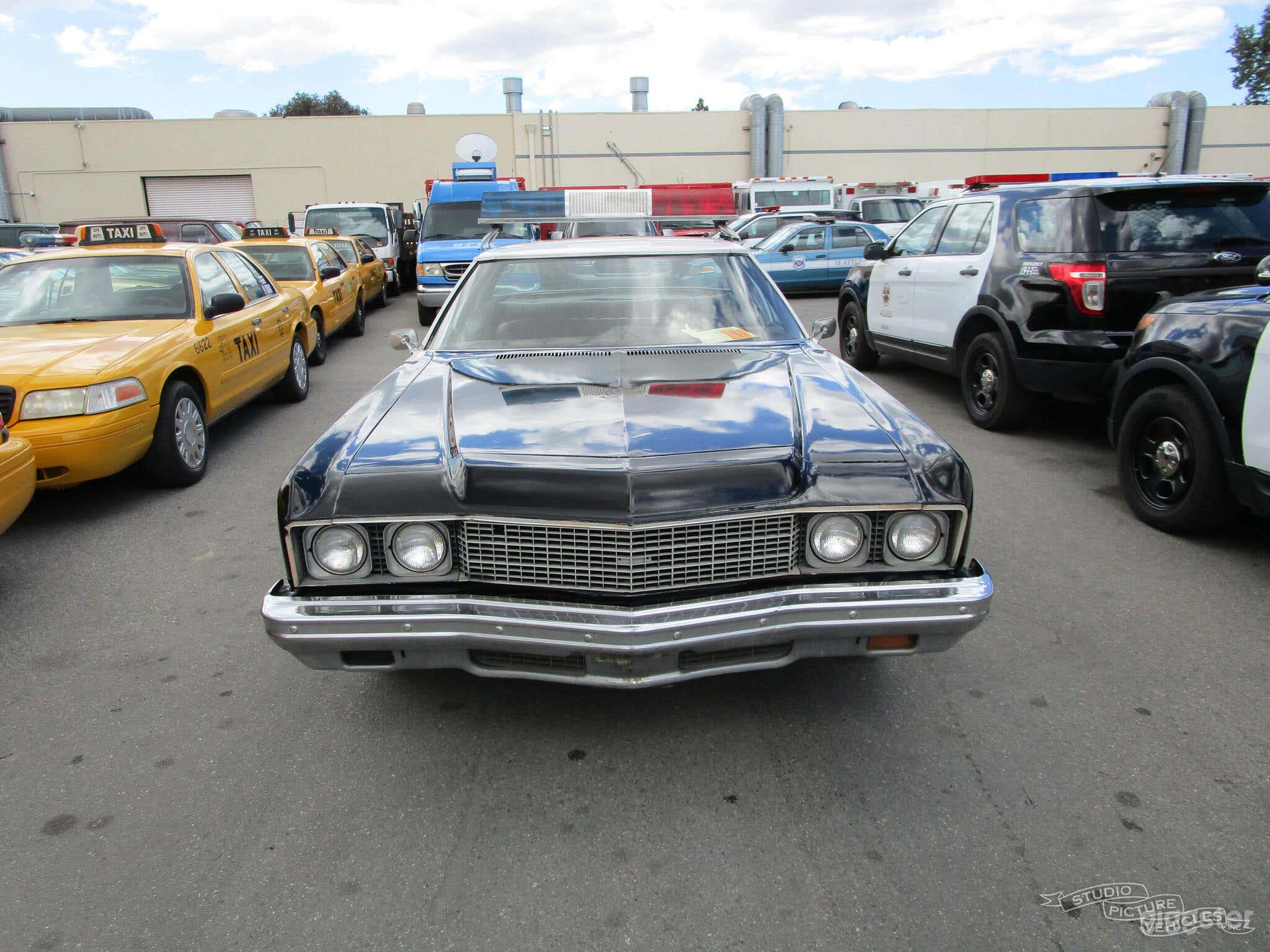 Chevy Impala Police Car | Studio Picture Vehicles Photo 2