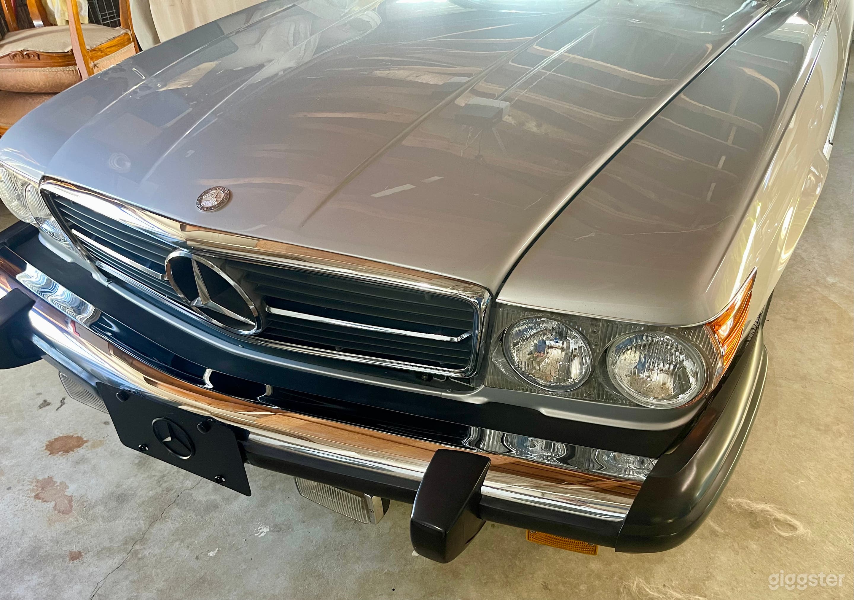 Silver Arrow 1987 560SL classic convertible.  Photo 4