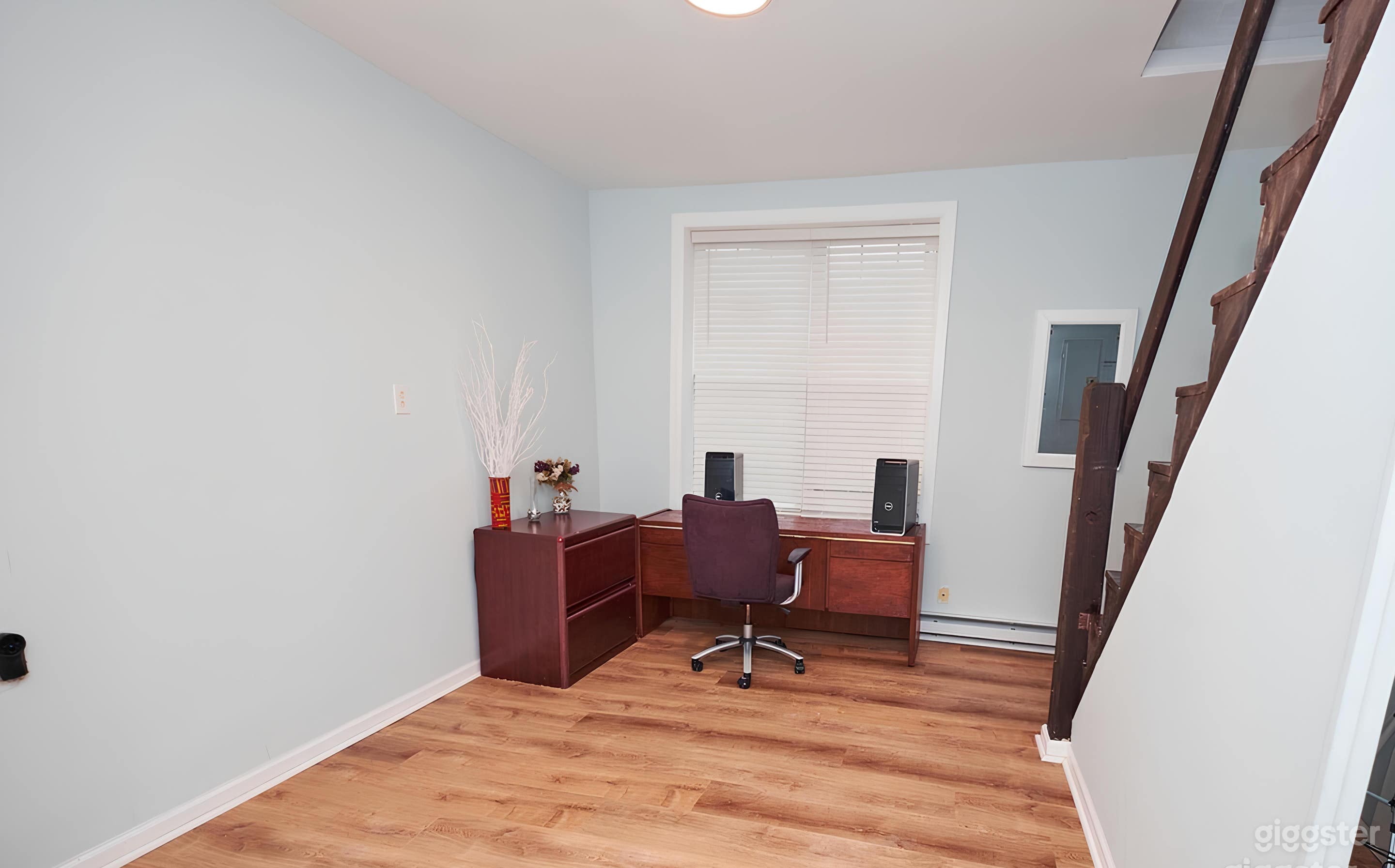 Two Floor Office Space Ideal for Entrepreneurs Photo 2