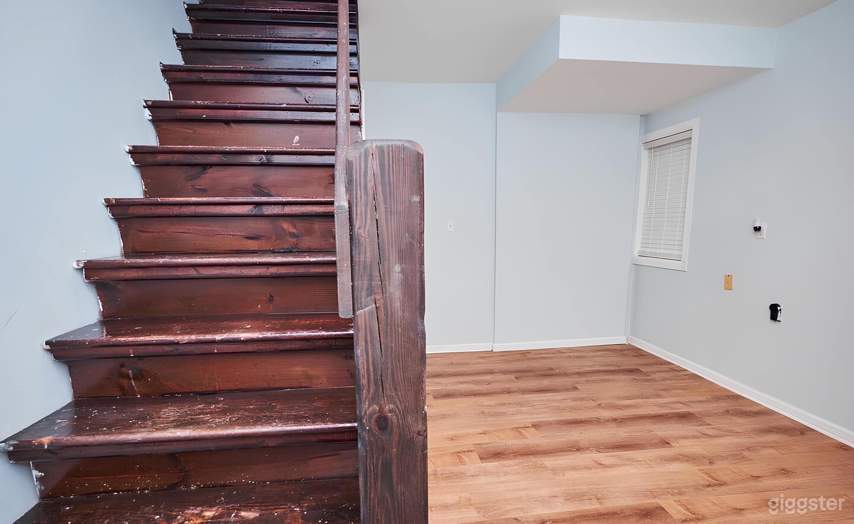 Two Floor Office Space Ideal for Entrepreneurs Photo 3