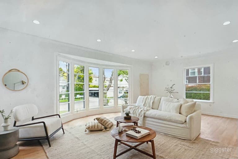  1930s - Beverly Hills: Elegant Victorian Home 