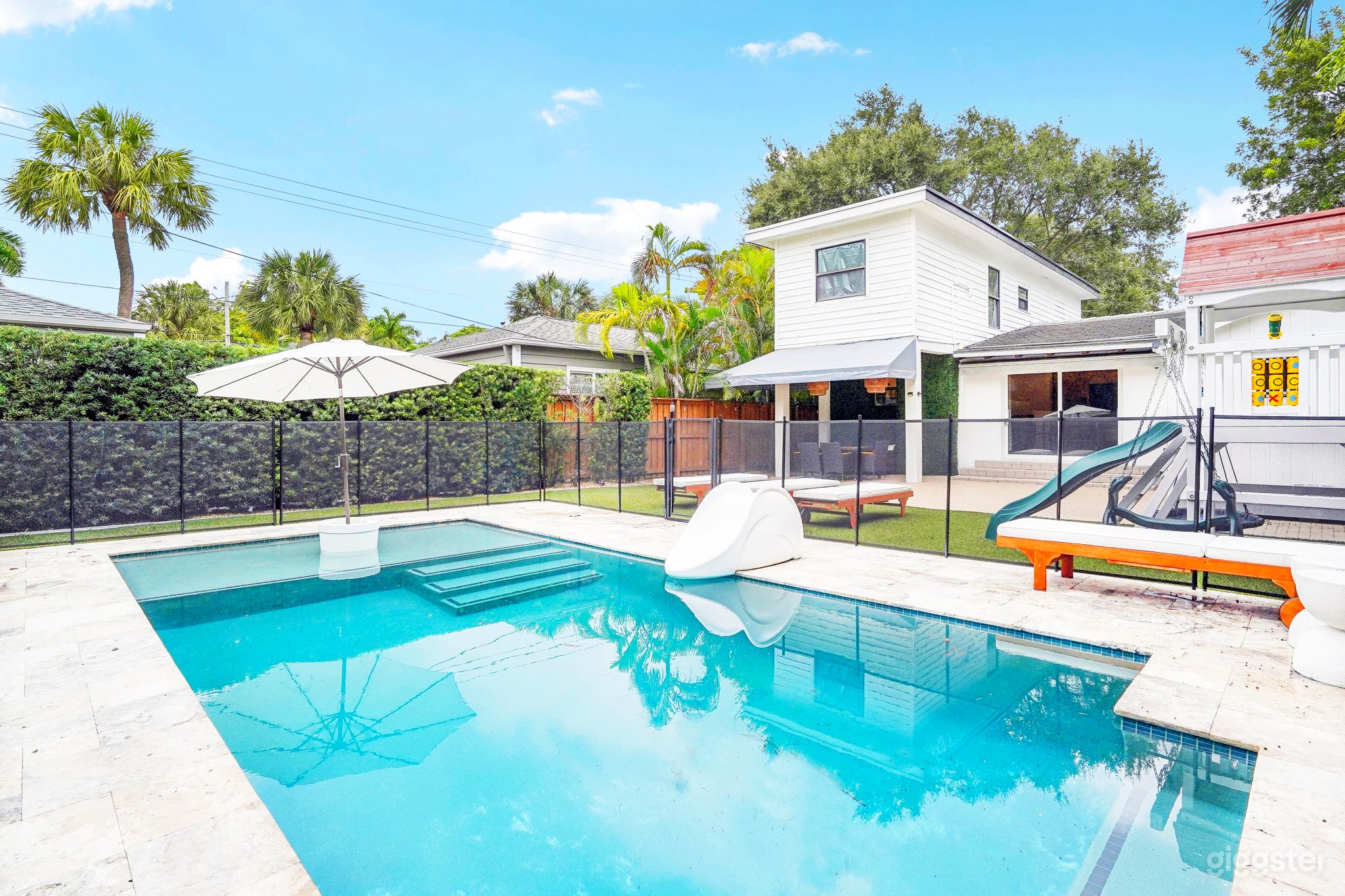 Luxury Executive Home | Walk to Las Olas Photo 1