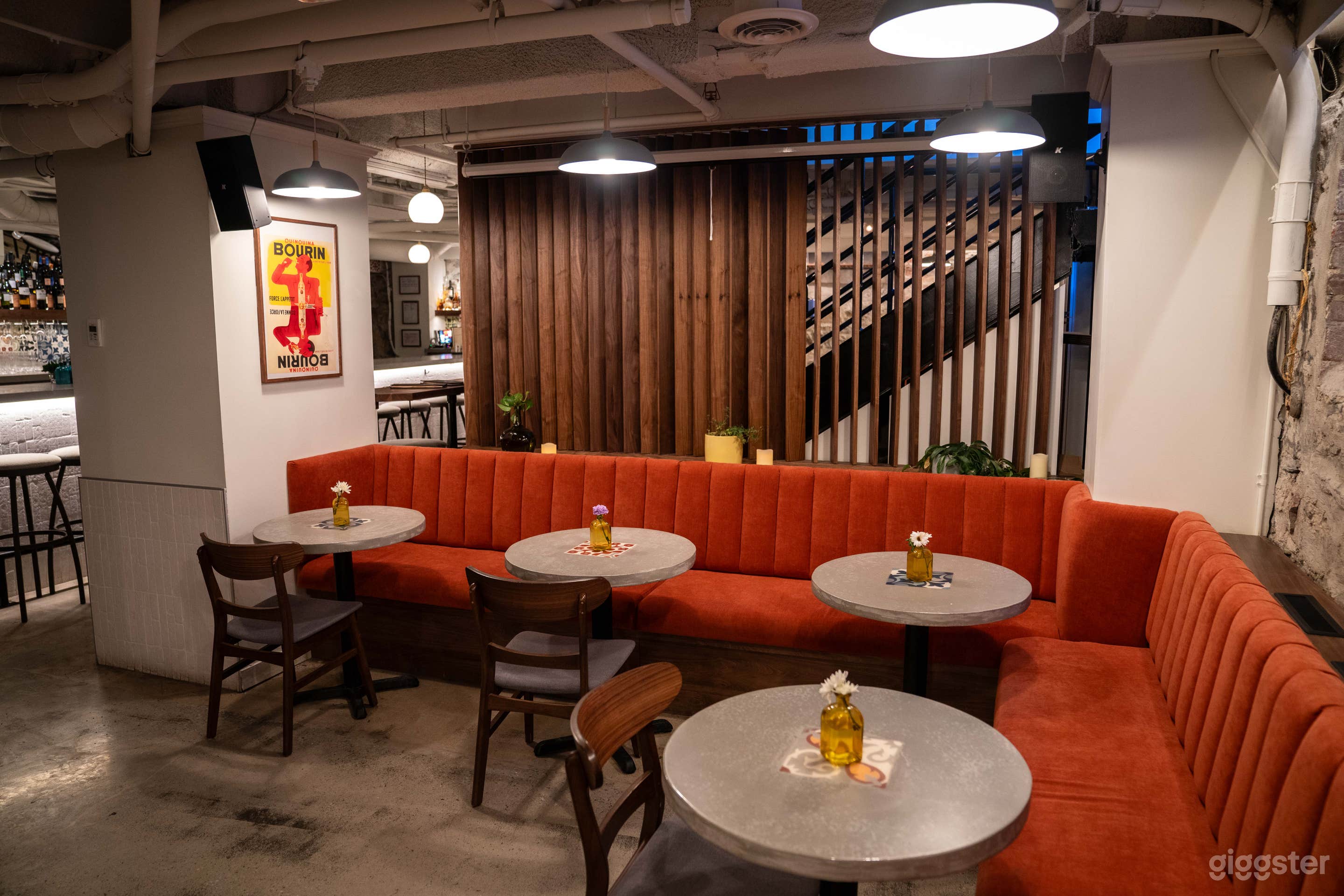Low banquet seating, rotating slats