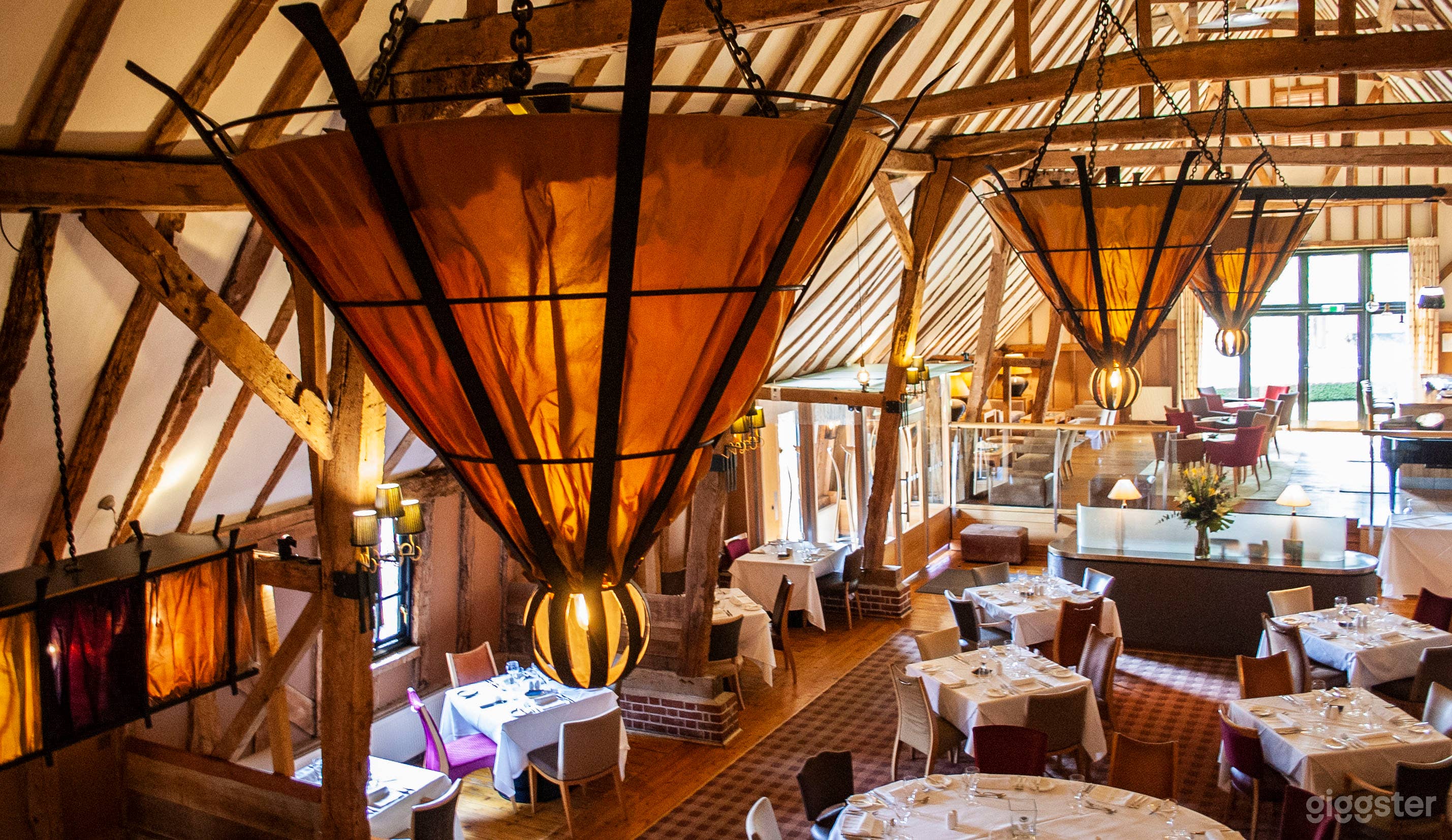 The Romantic Barn with British Countryside Ambiance Photo 2