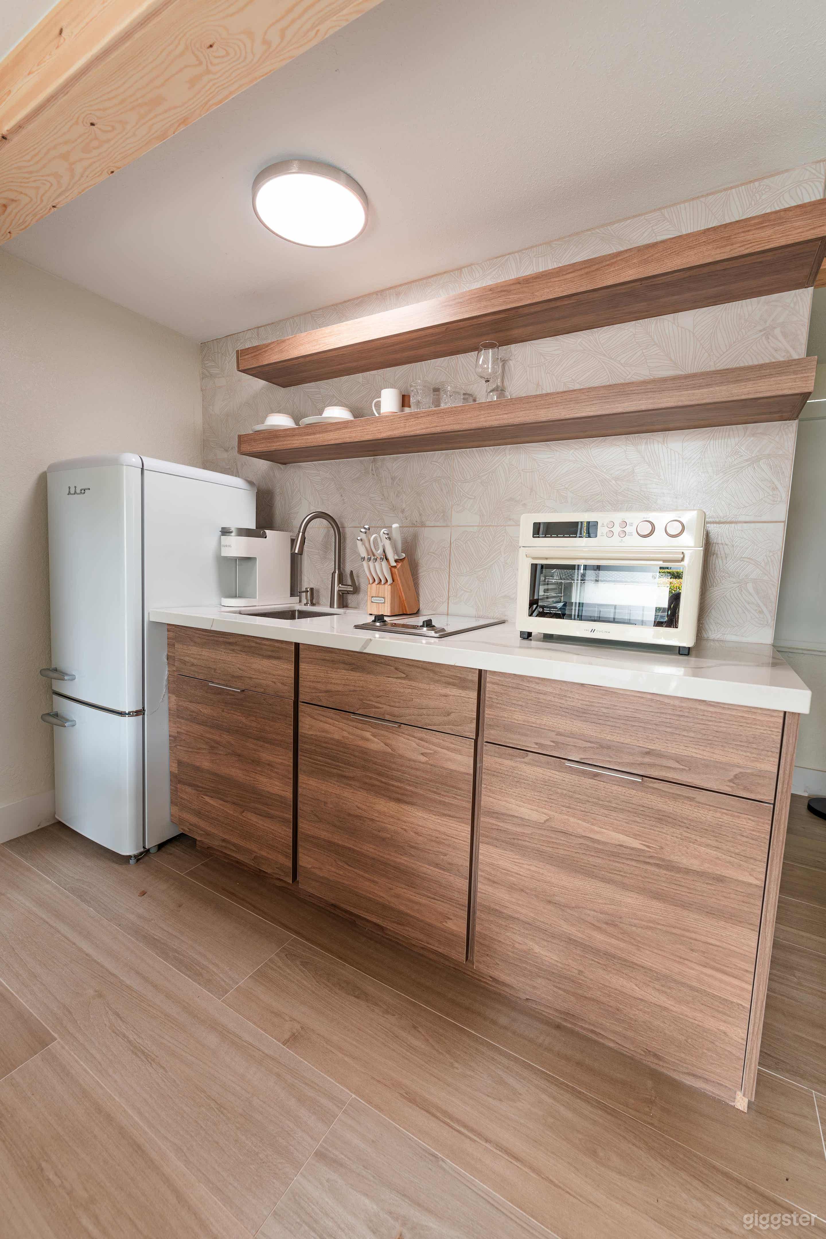 Tropical  Beach Bungalows Photo 4