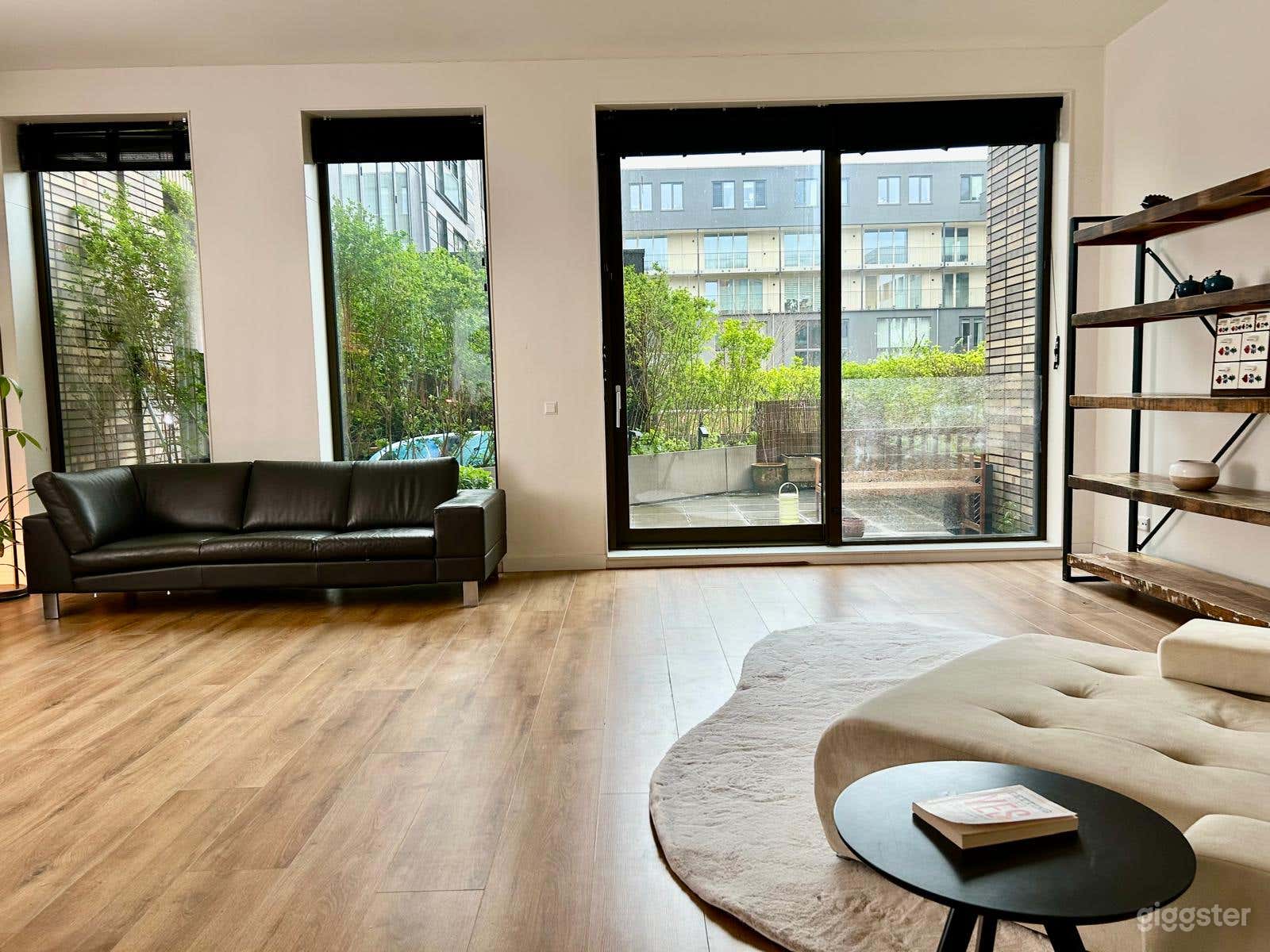 Ruime, lichtovergoten loft op de begane grond in Amsterdam Foto 2