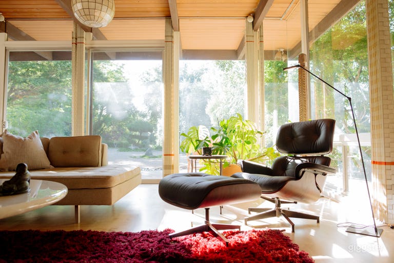  Mid-Century Modern Mountain Villa 