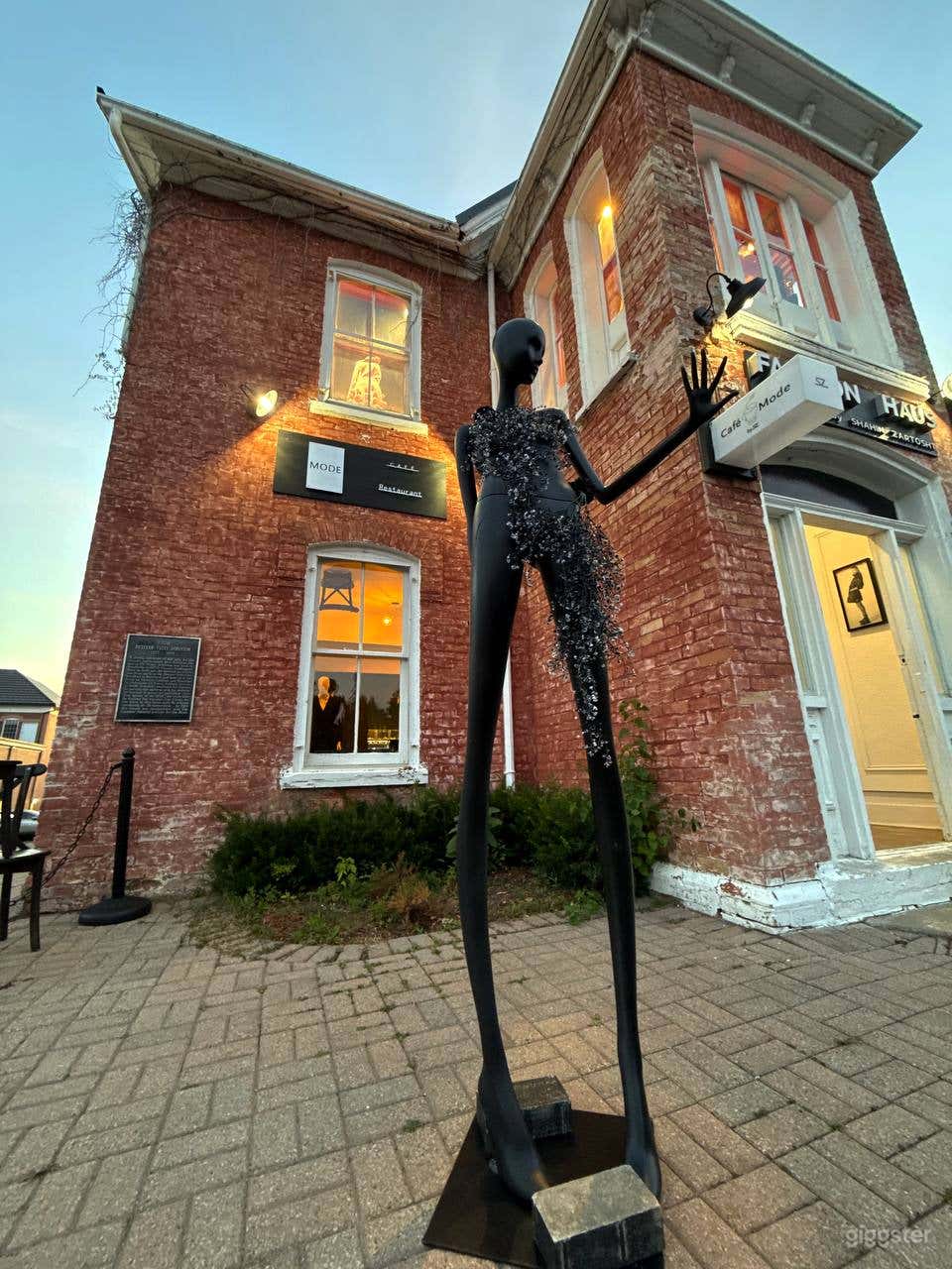 Stunning Restaurant and Café Space for Rent Photo 2