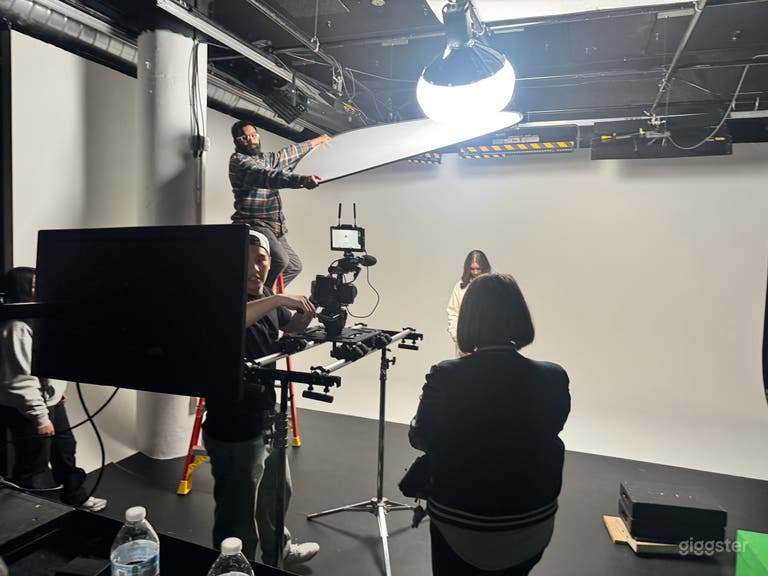  White Cyc Wall Studio for Video Production & Photography 