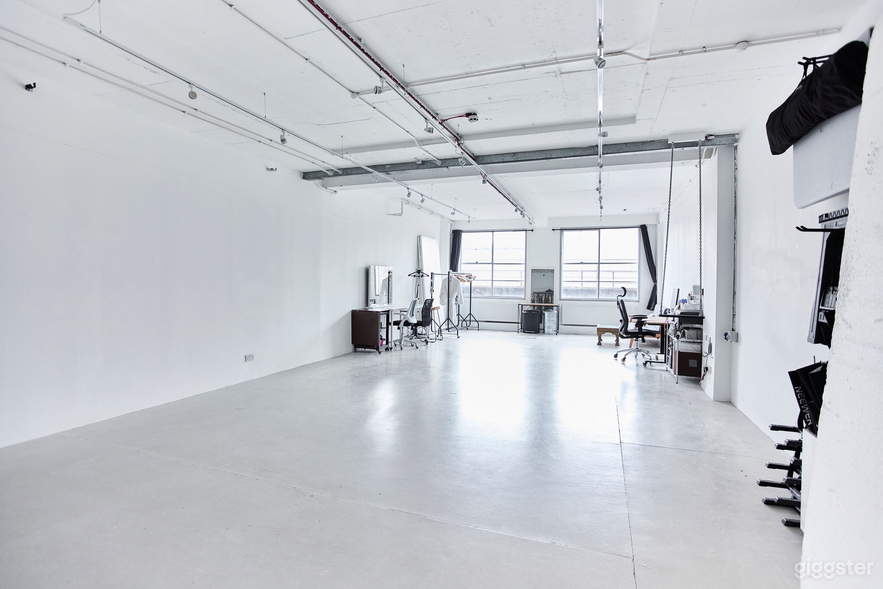 Large Natural Light Photo Studio Photo 1