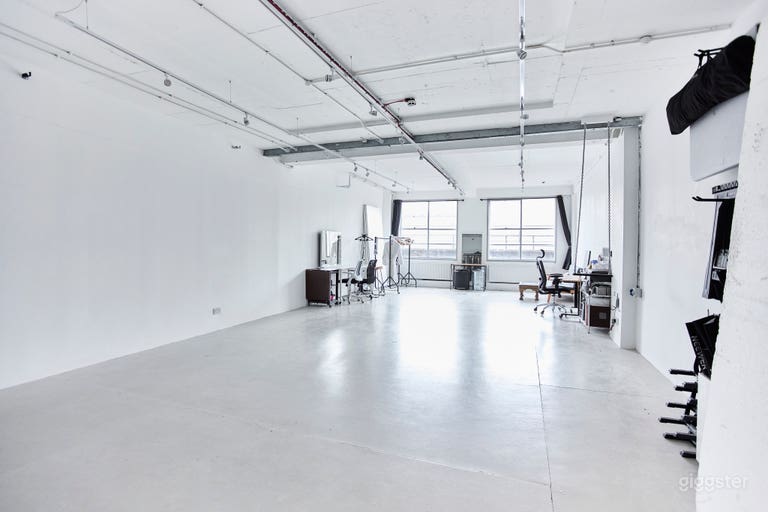  Large Natural Light Photo Studio 