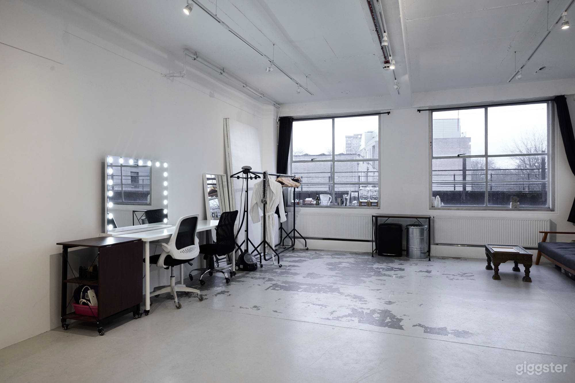 Large Natural Light Photo Studio Photo 4