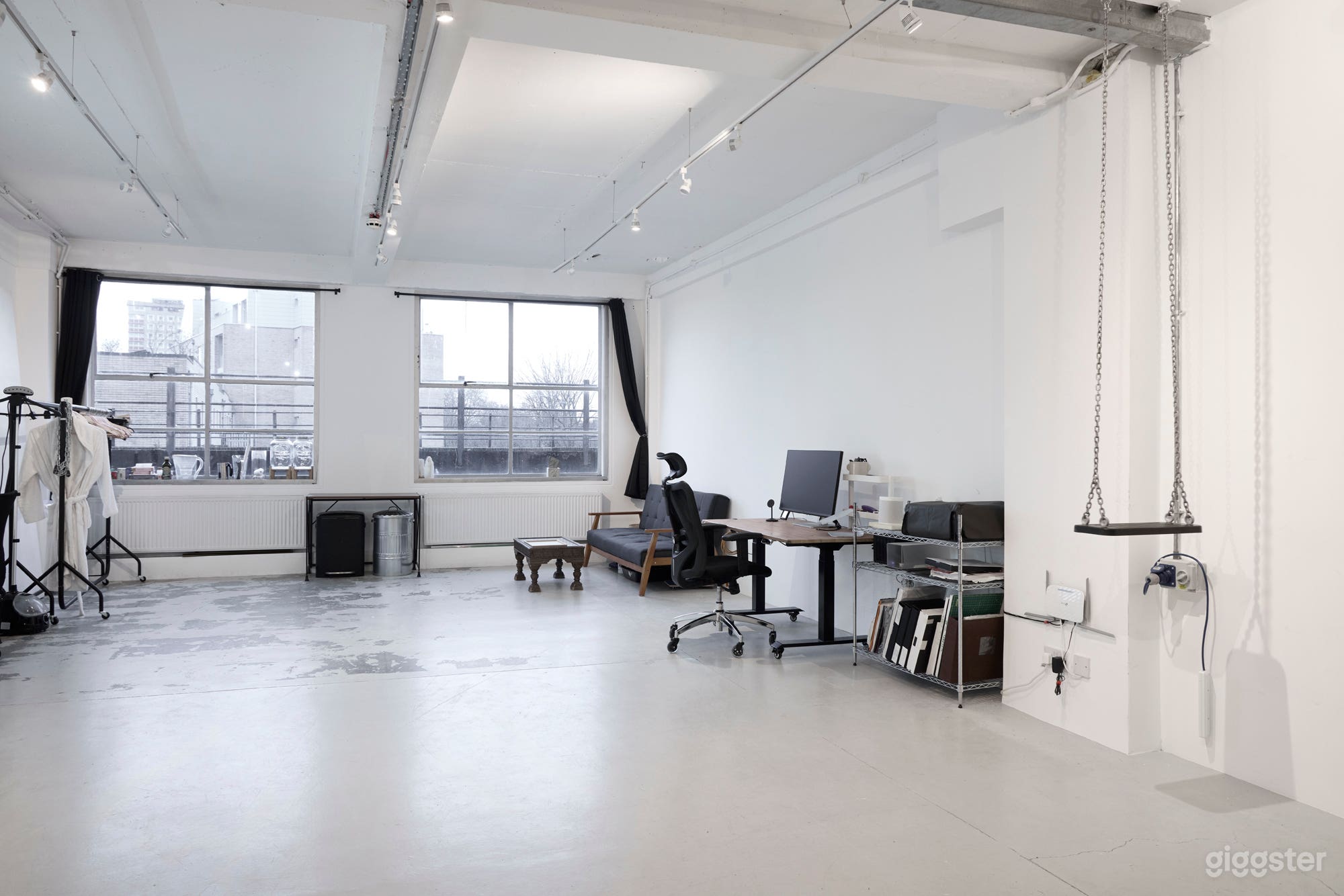 Large Natural Light Photo Studio Photo 3