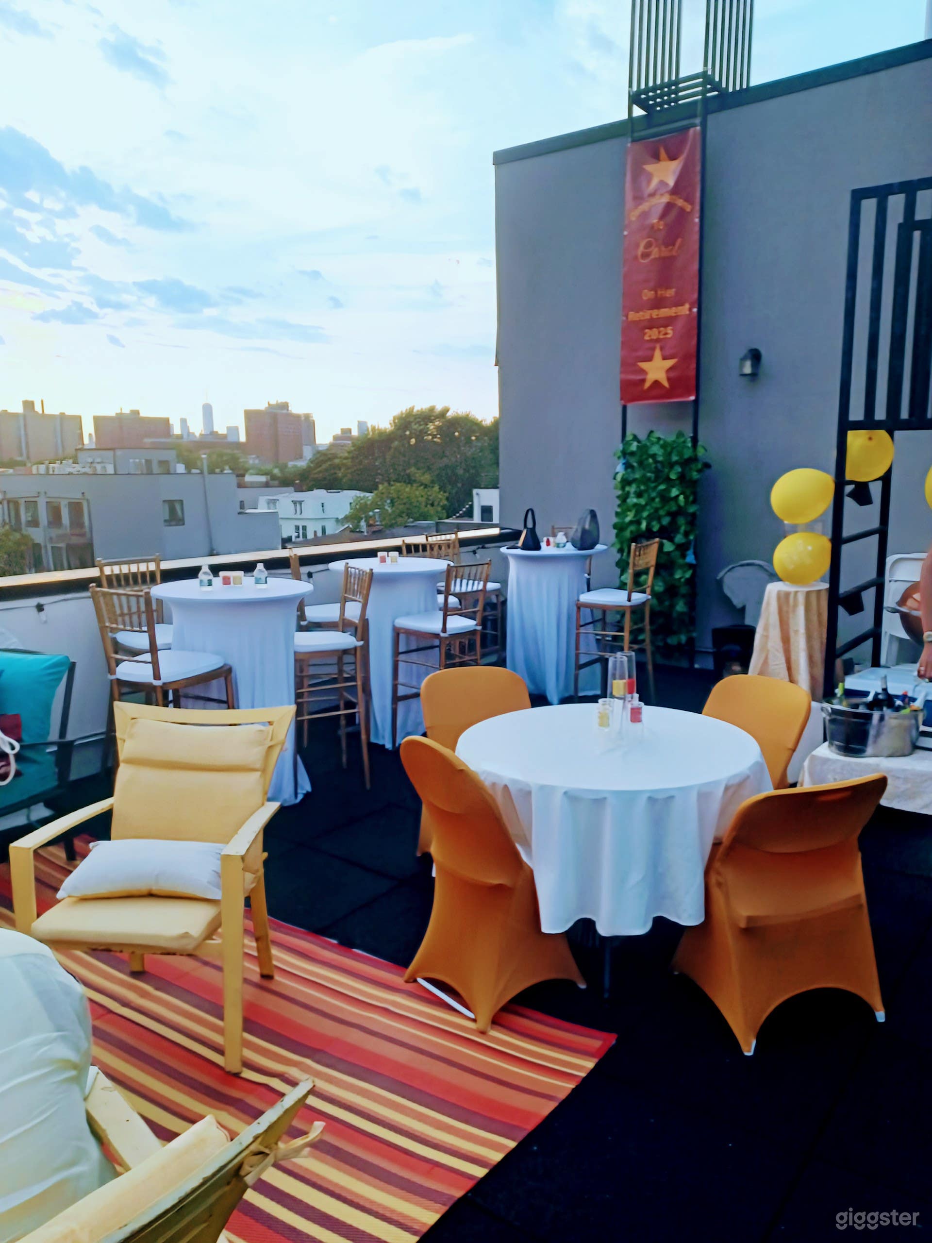 WHITE TABLES AND GOLD CHAIRS NOT INCLUDED. 

IMAGE WHAT YOU CAN DO...