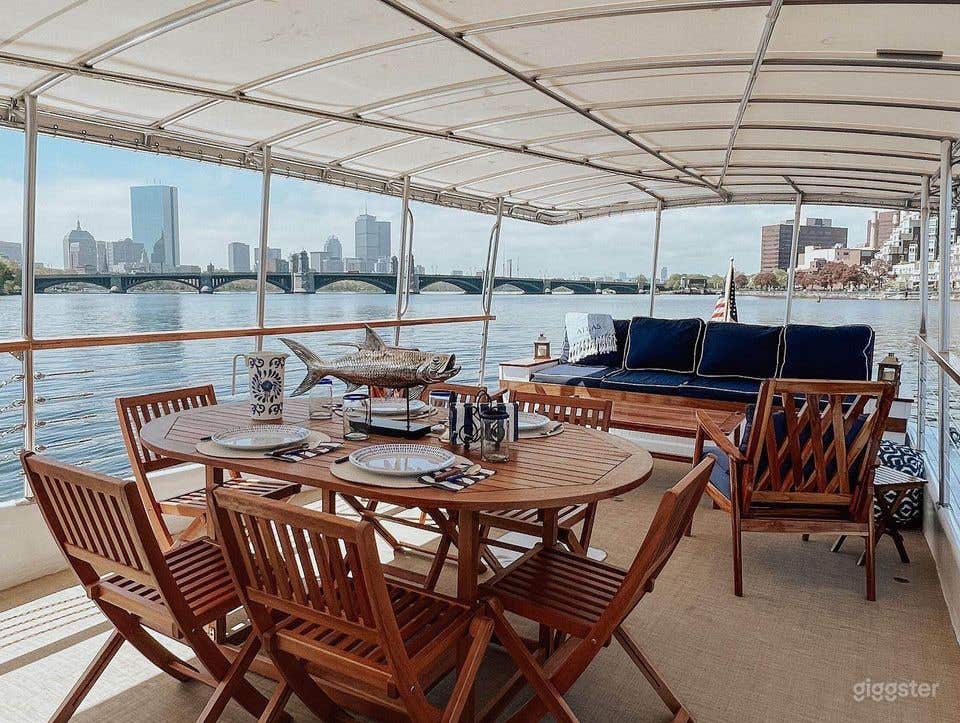 50' Motor Yacht Atlas Photo 3