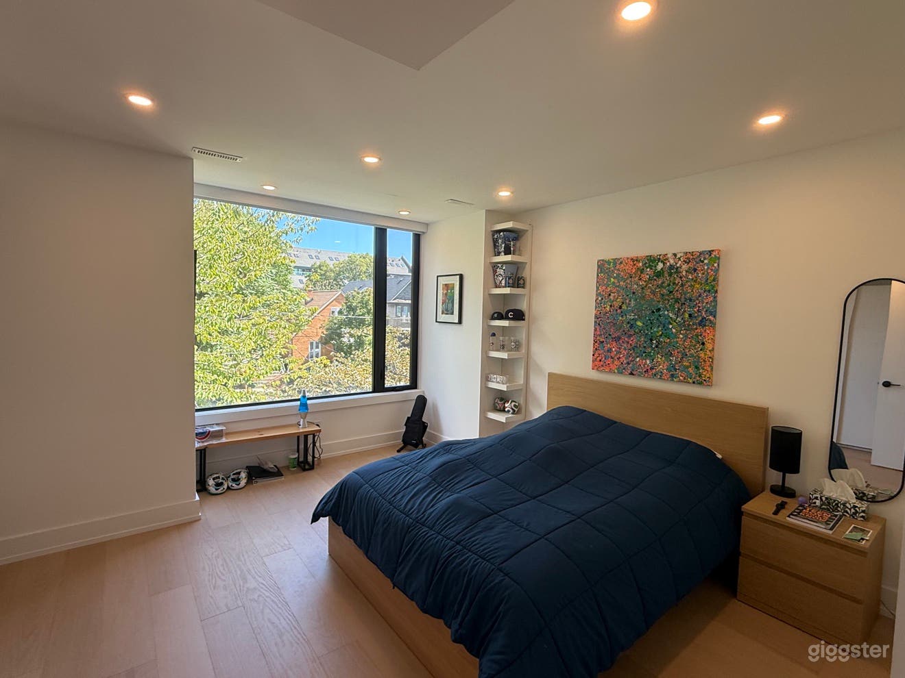 Modern 3,500 sq ft Home with Rooftop Deck — Danforth Village Photo 4