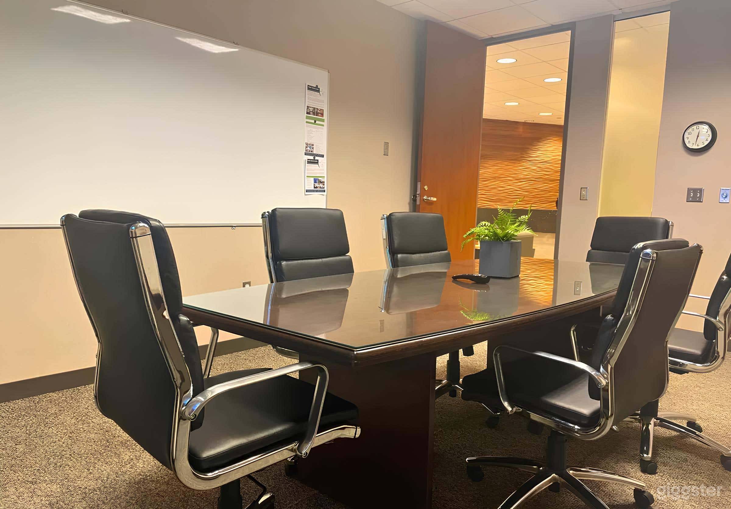 Spacious Executive Meeting Room for 6-8 Photo 2