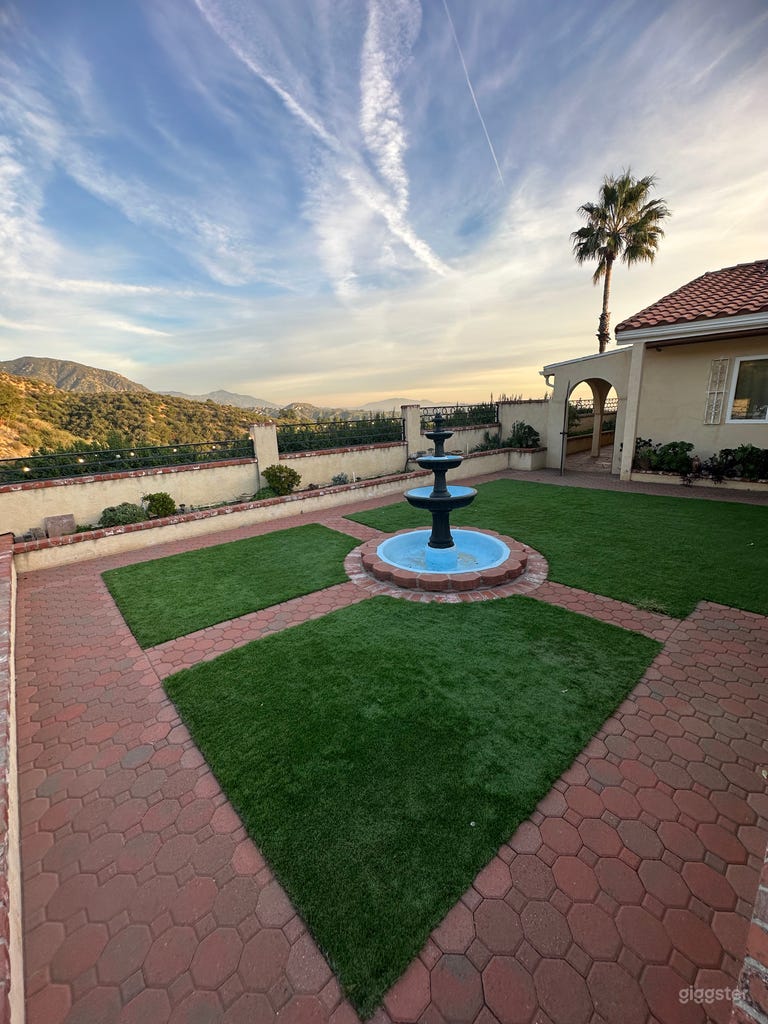  Unique, rare, luxury 360 view of city 