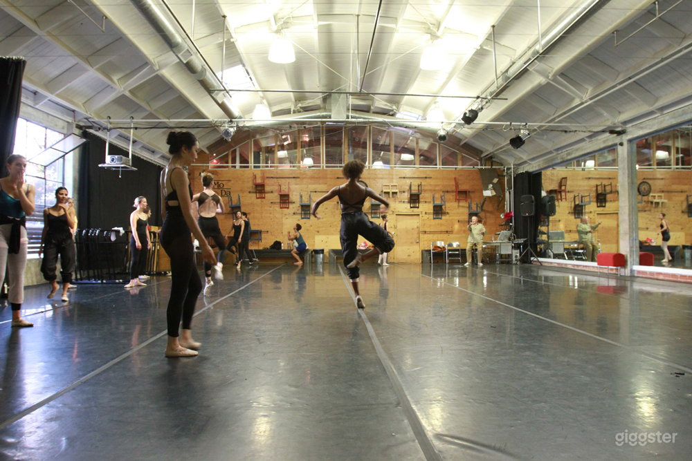 Mimoda studio -creative studio for films and party Photo 4