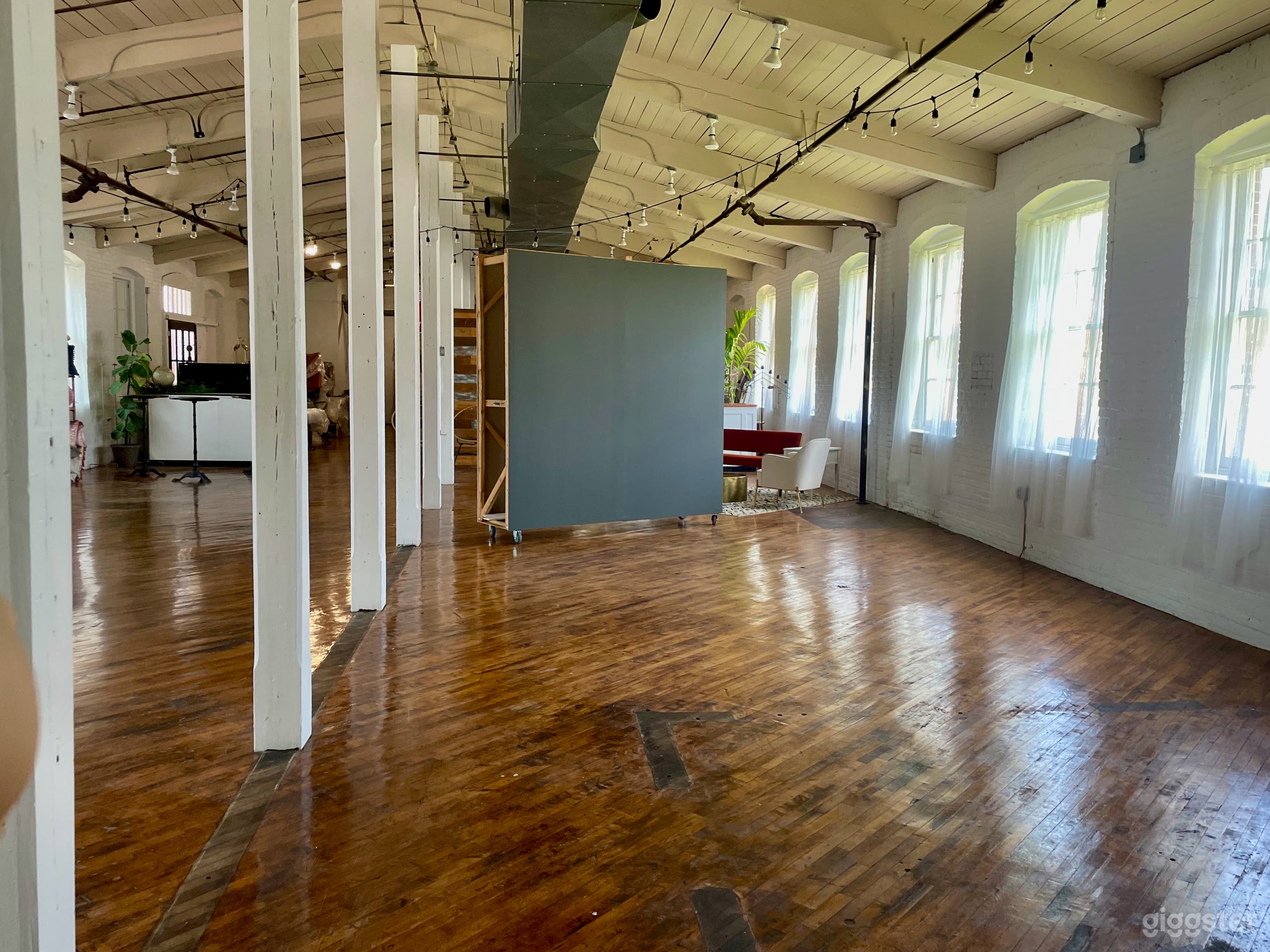 Large Lehigh Valley Studio with Tons of Natural Light Photo 1