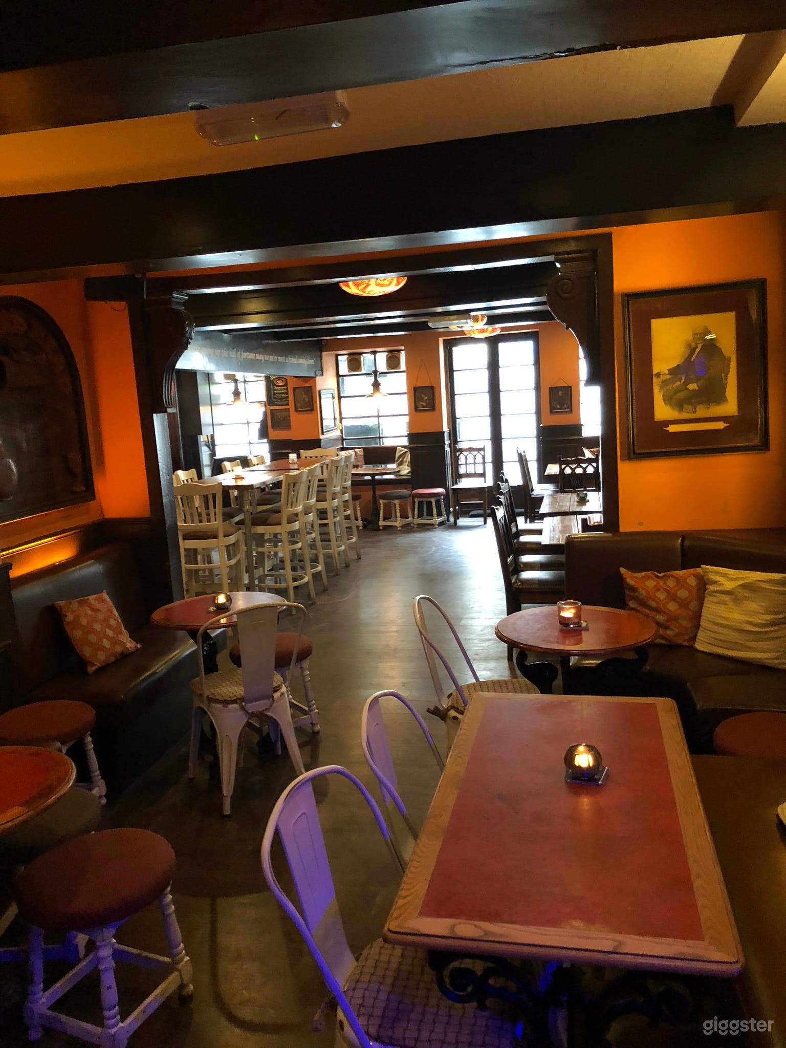 Traditional Basement Bar in Stockbridge Photo 3