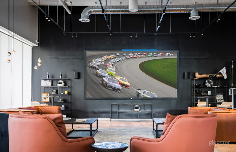  13&#x27; x 9&#x27; TV 