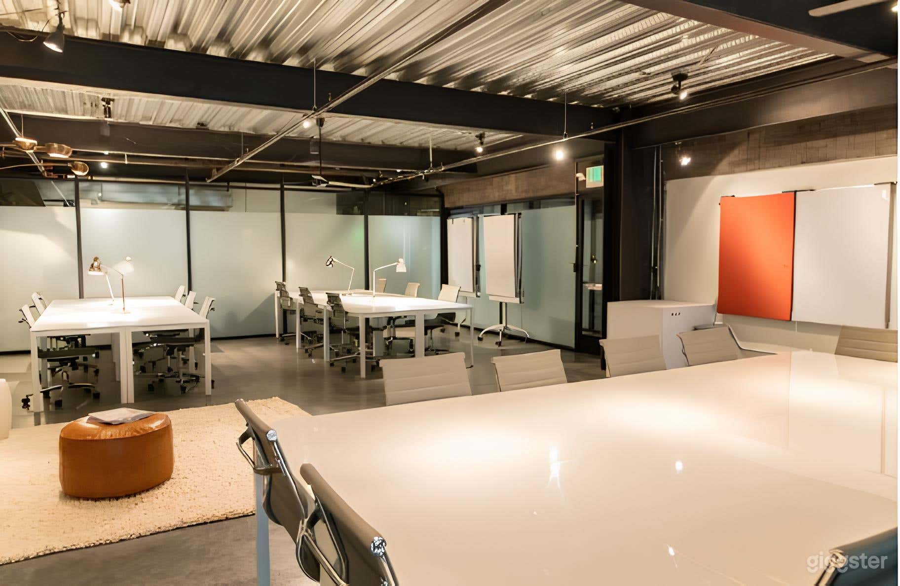 Suite 100M: Dynamic Meeting Space Photo 2