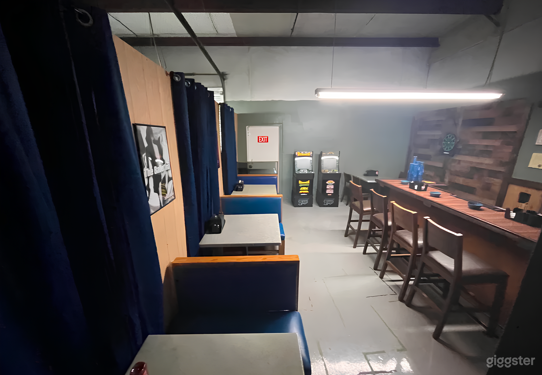 Studio with Bar & Restaurant Set Photo 4