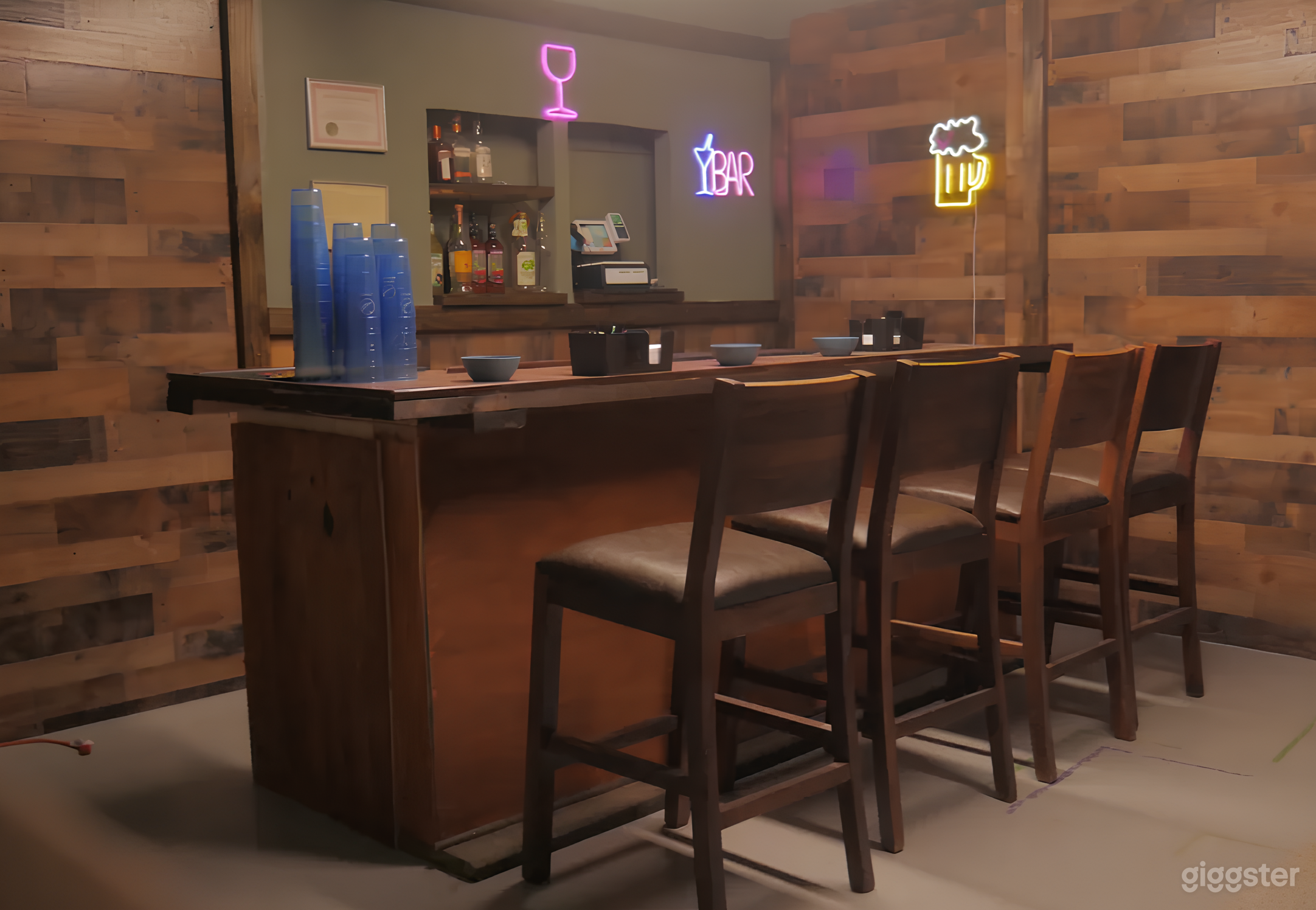 Studio with Bar & Restaurant Set Photo 3