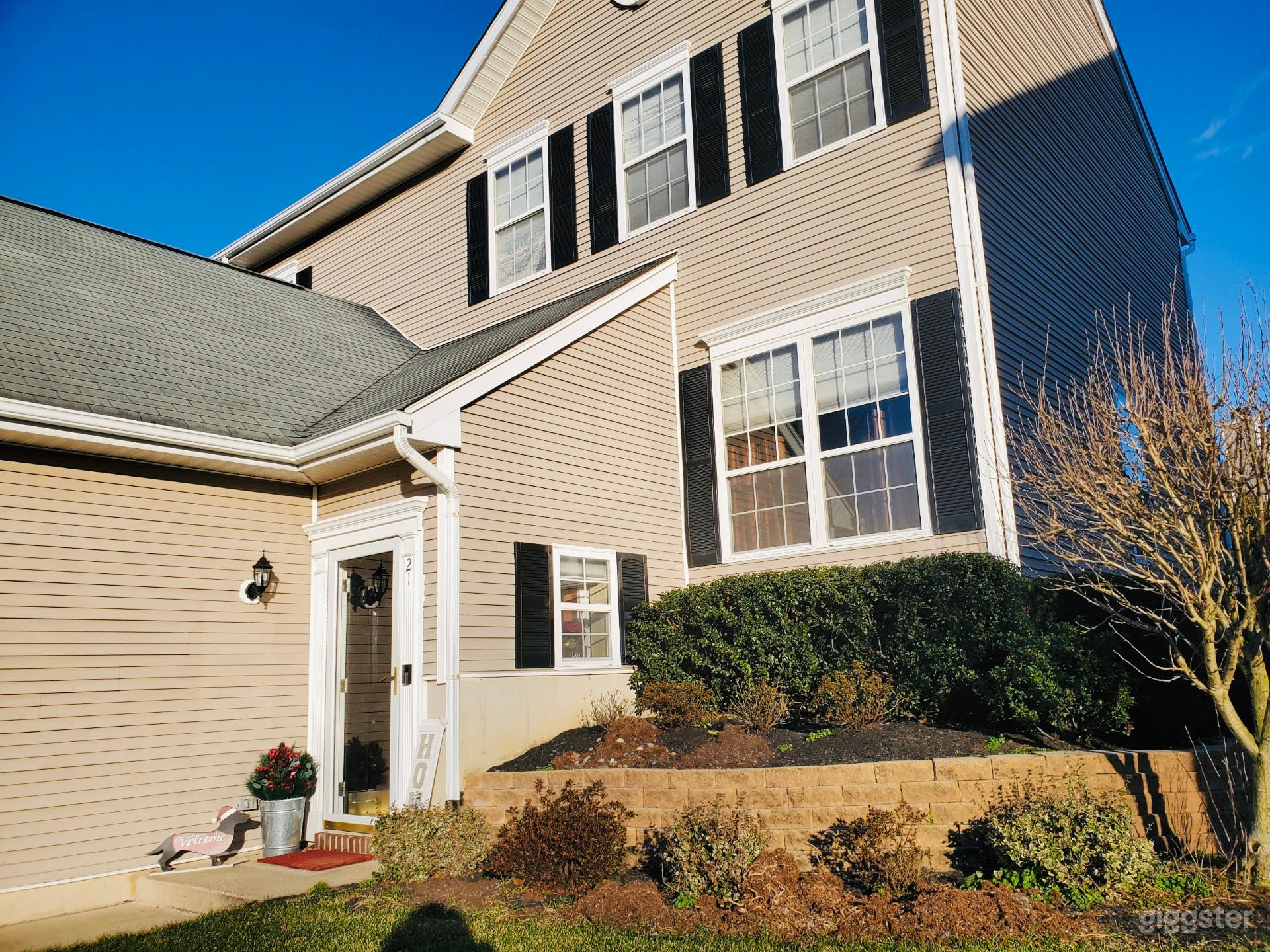 Large open concept home with entertaining areas  Photo 4