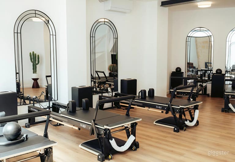  Studio de Pilates Reformer lumineux avec salon bien-être 