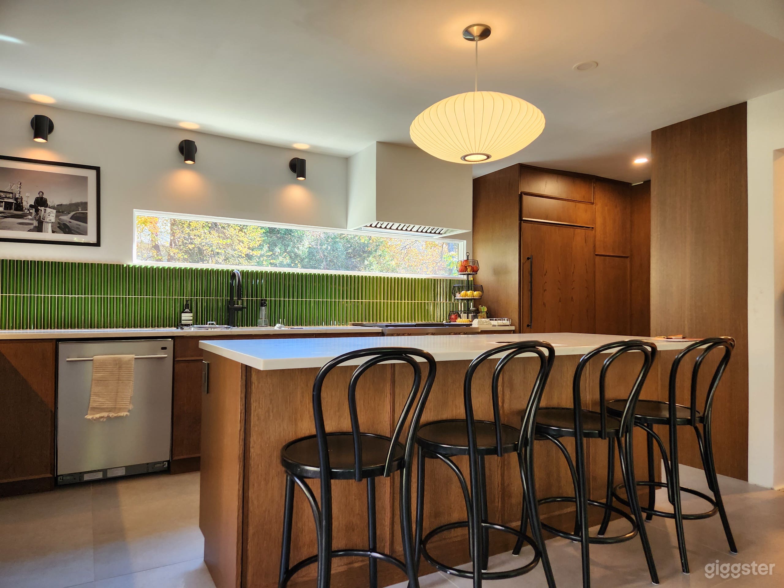 Modern Retro House - CT Photo 2