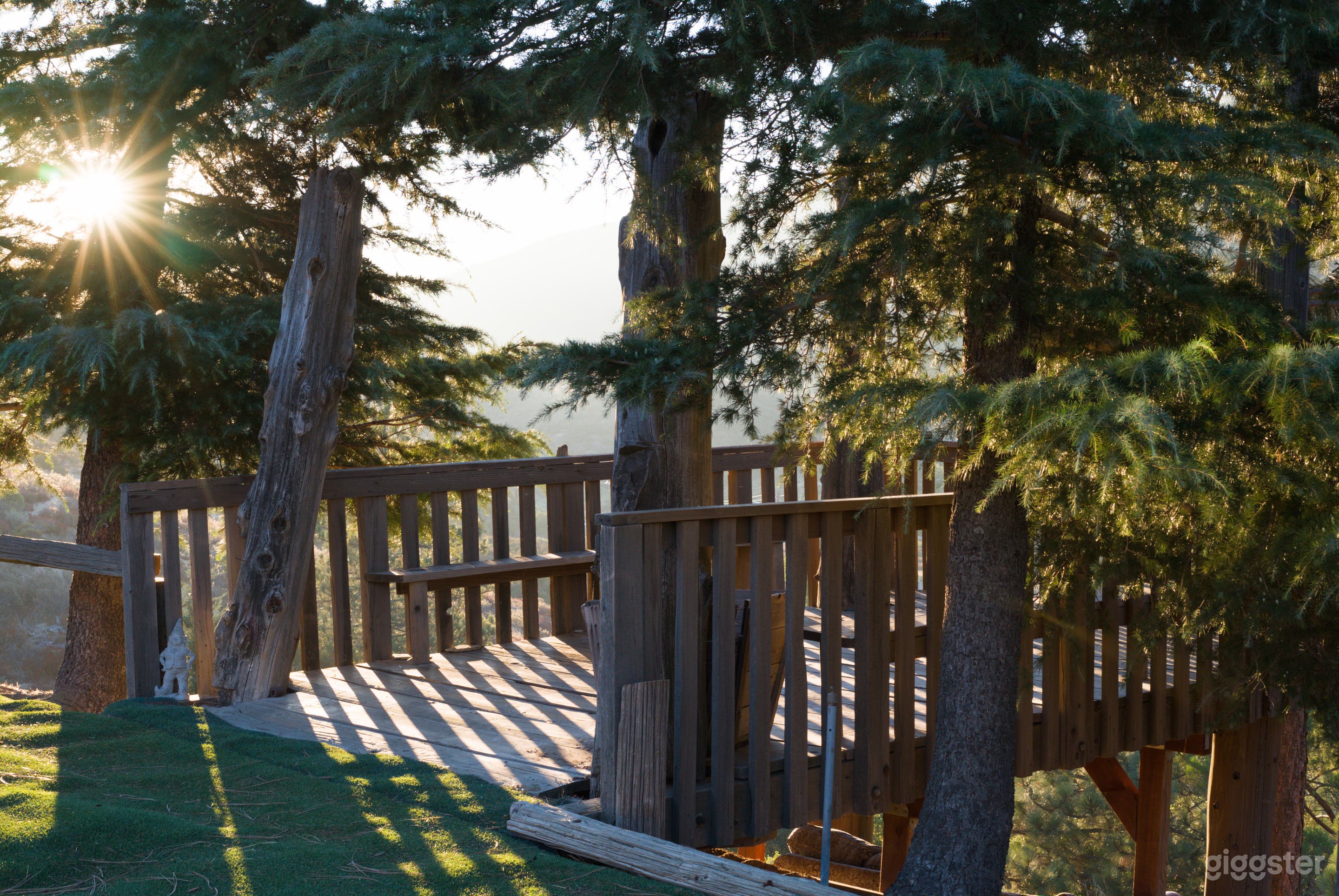 Romantic Vista Deck Overlooking Secluded Valley Photo 2